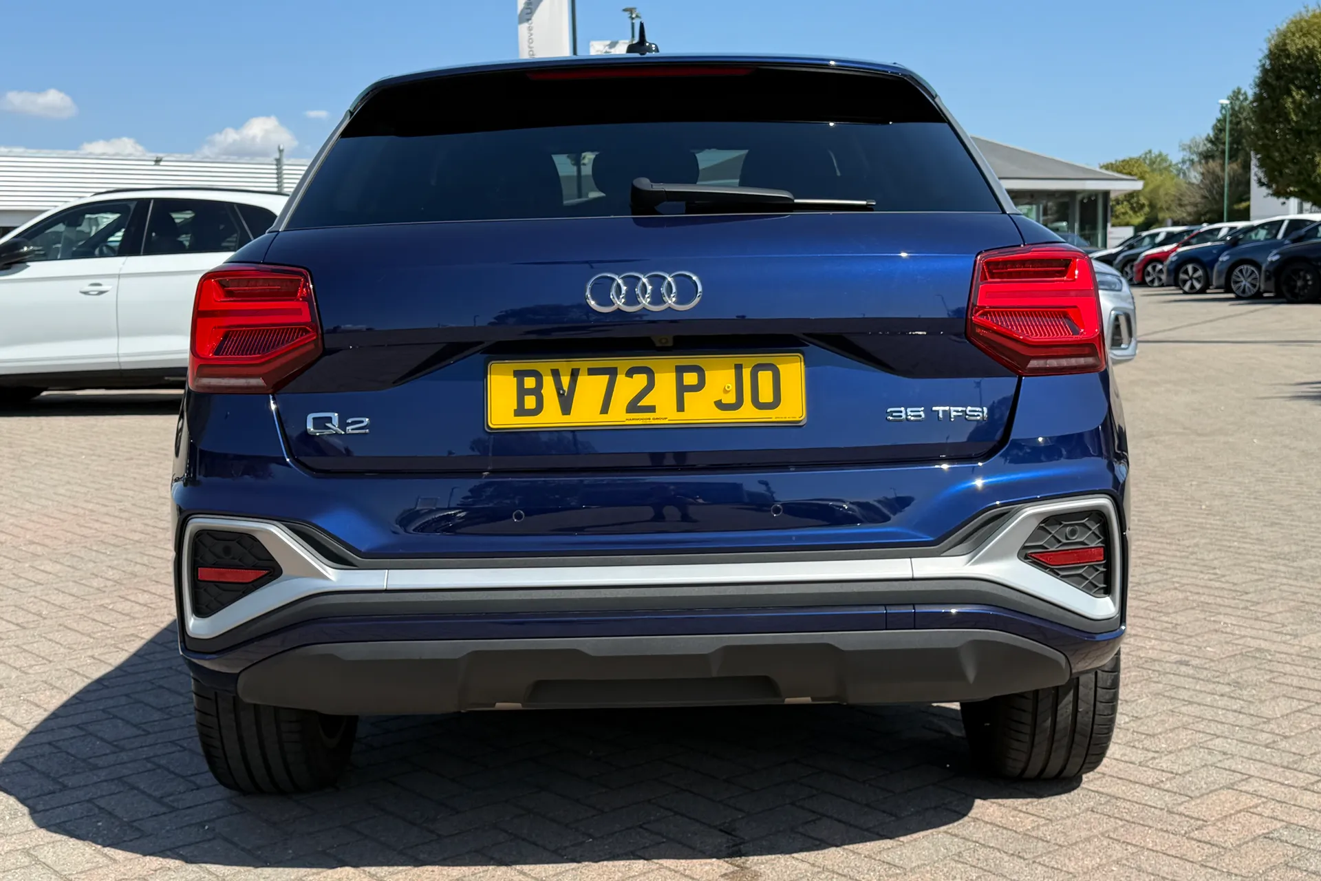 Audi Q2 thumbnail image number 32