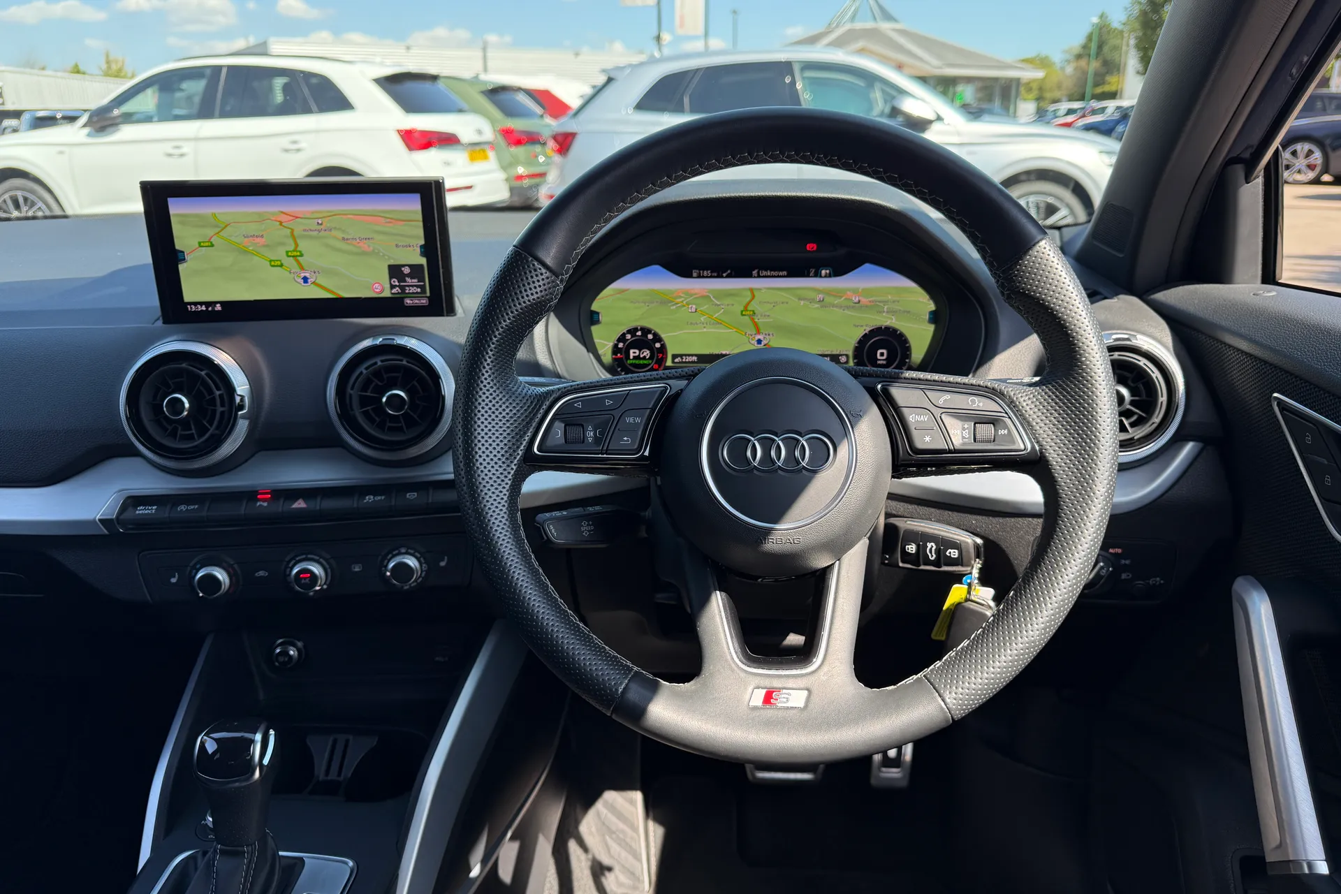 Audi Q2 thumbnail image number 6