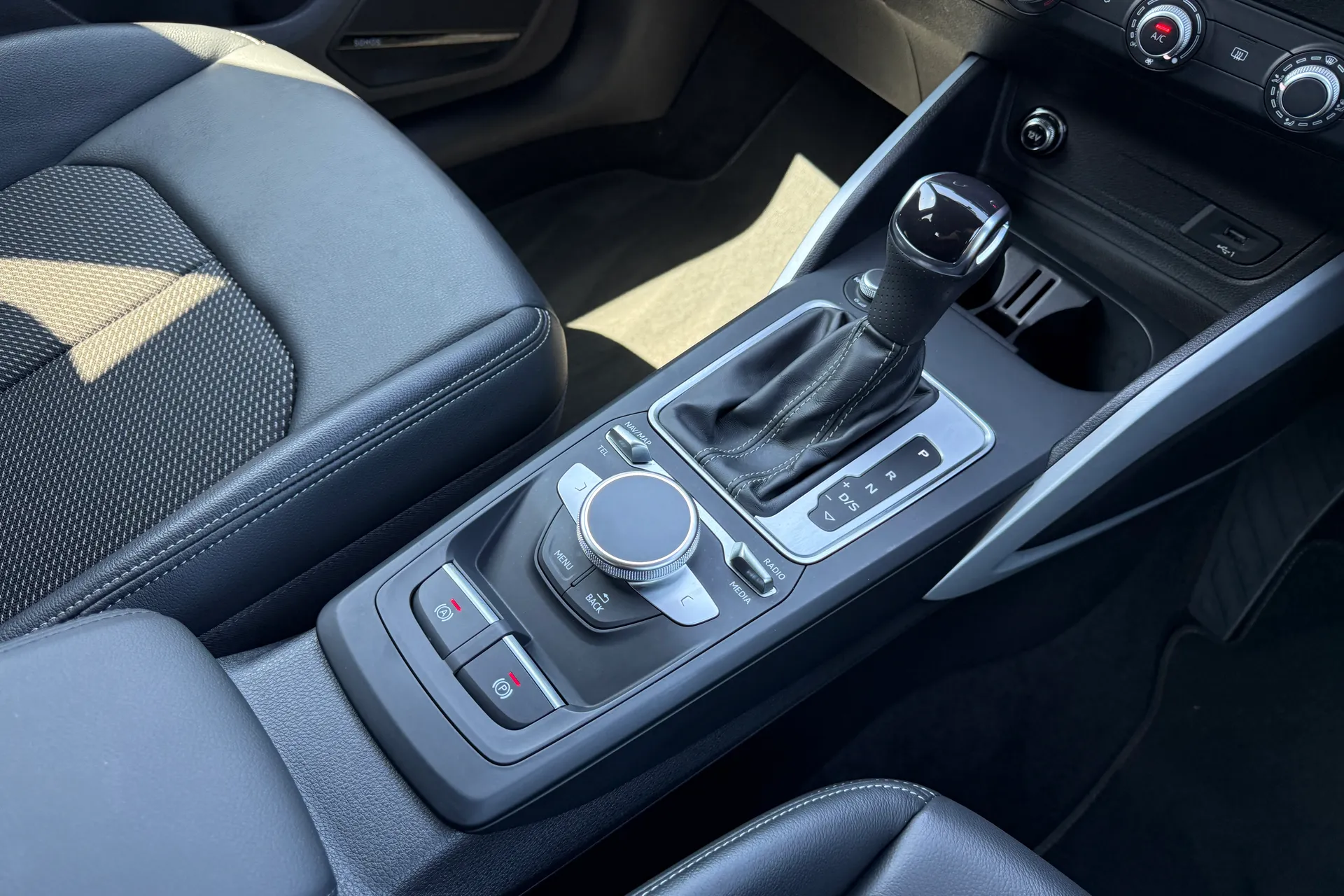 Audi Q2 thumbnail image number 39