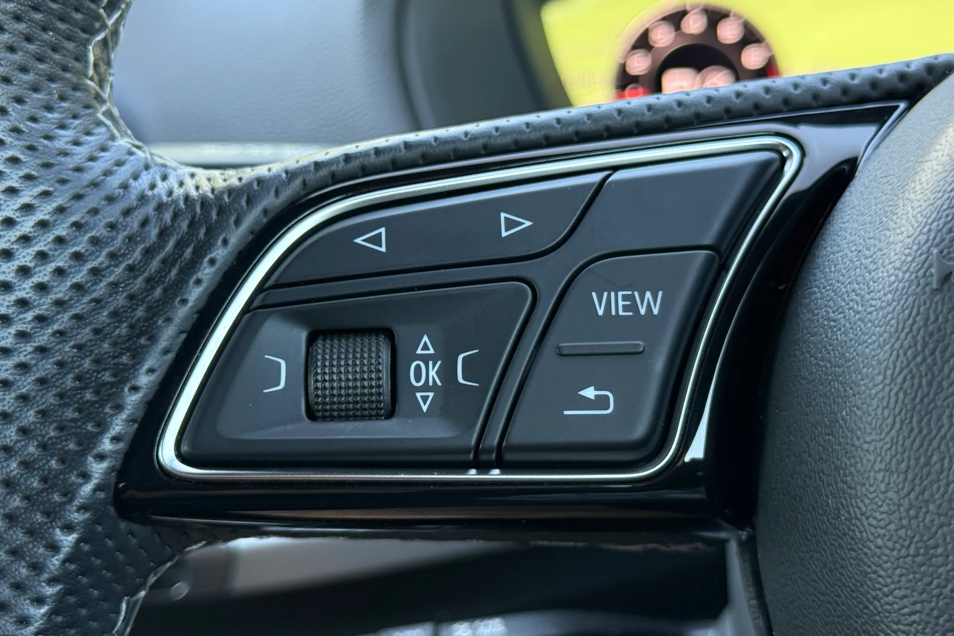 Audi Q2 thumbnail image number 20