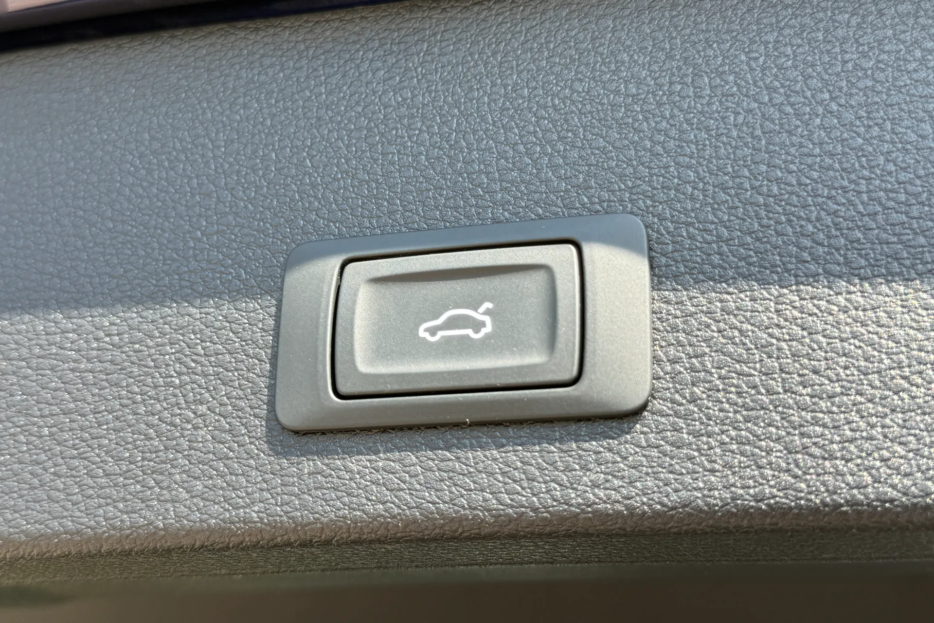 Audi Q2 thumbnail image number 36