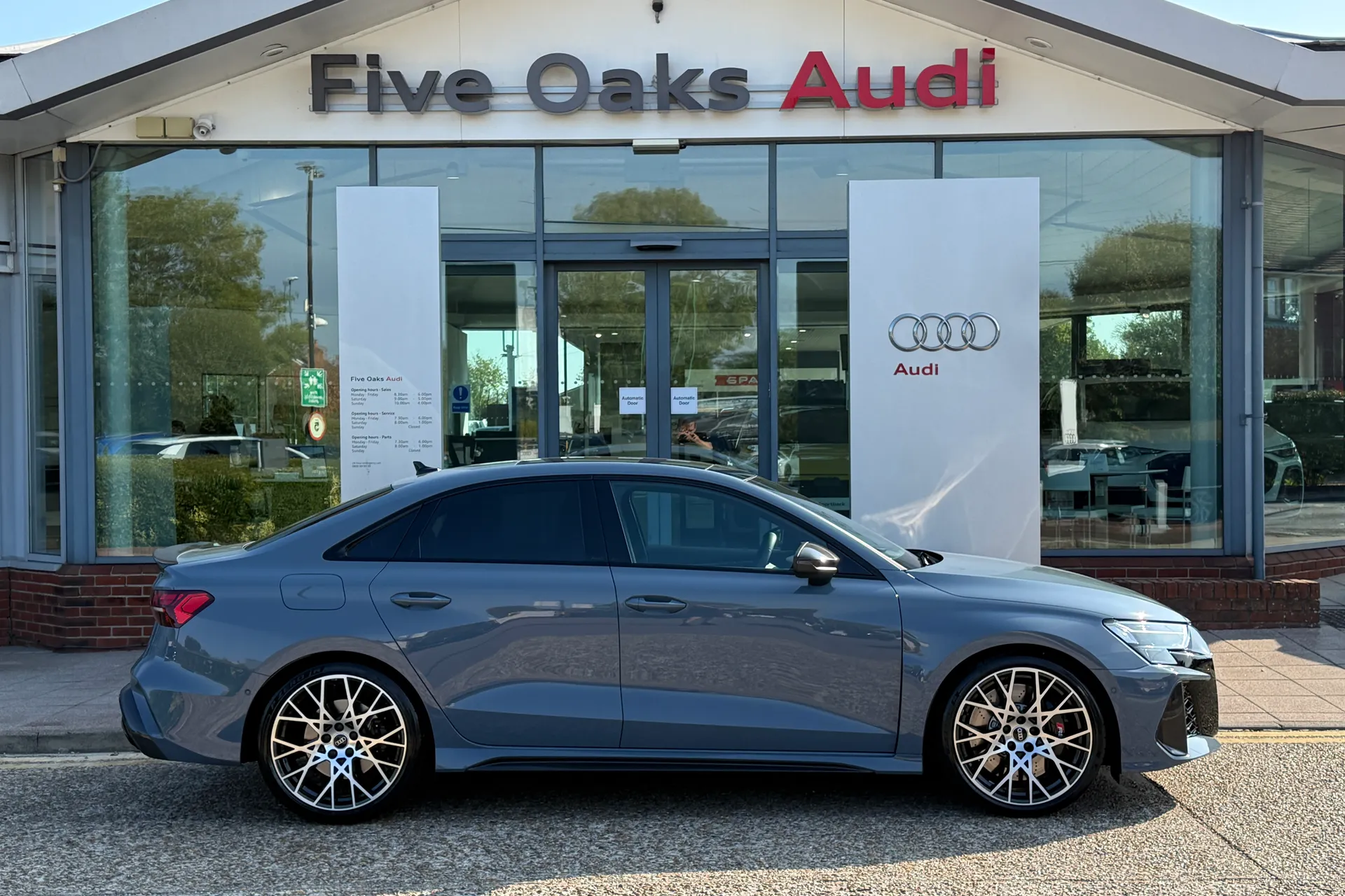 Audi RS3 thumbnail image number 2