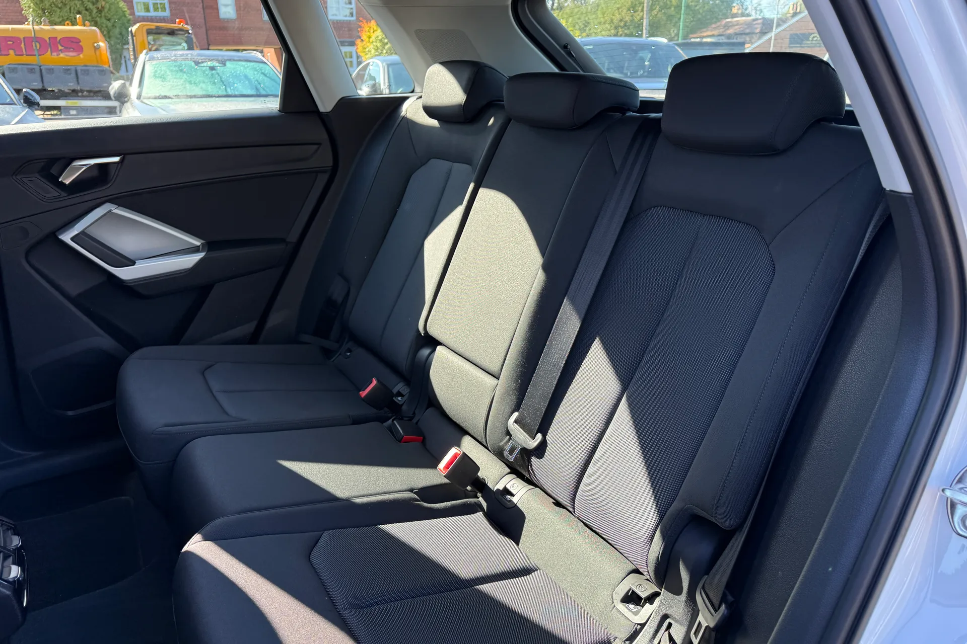 Audi Q3 thumbnail image number 40