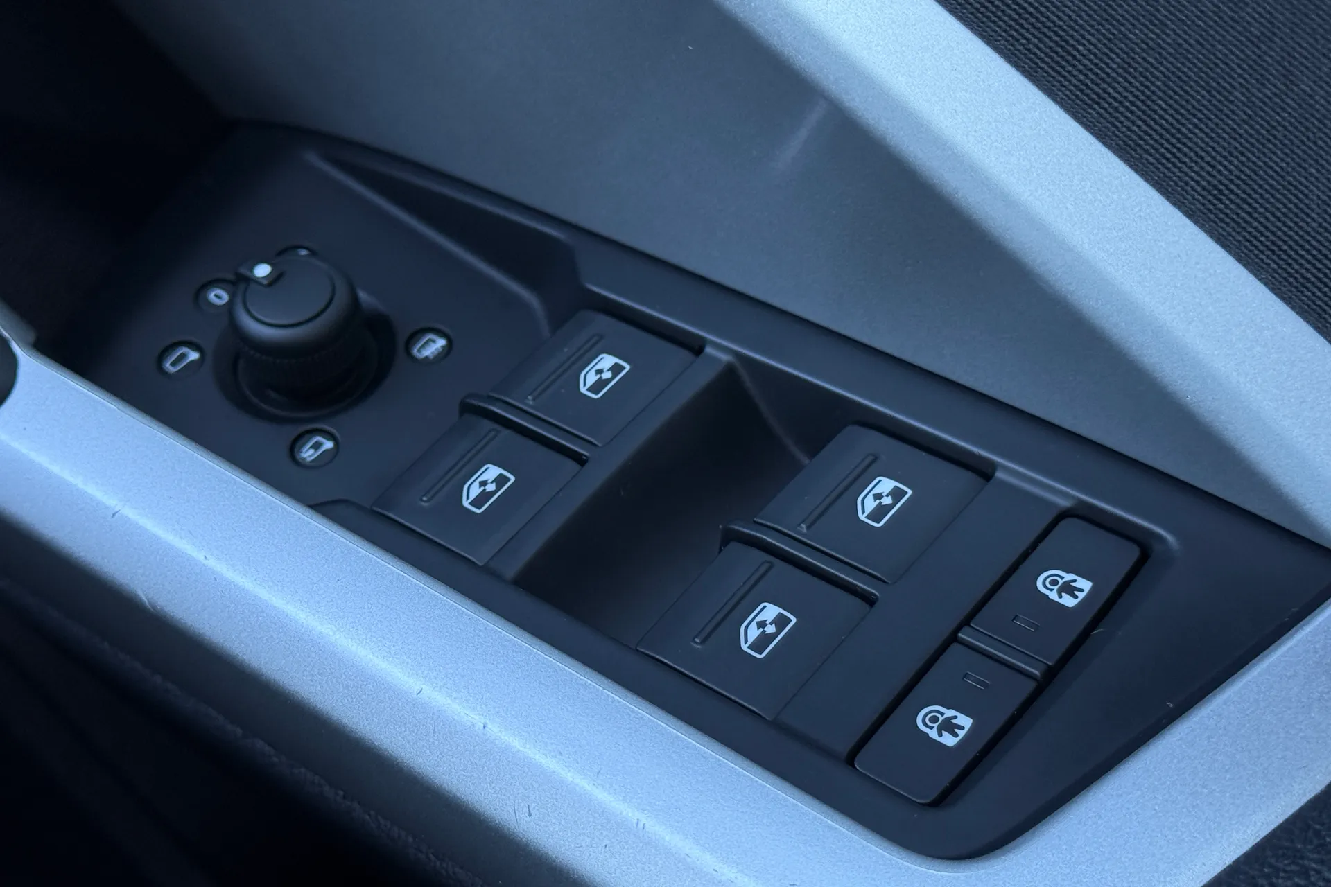 Audi Q3 thumbnail image number 17