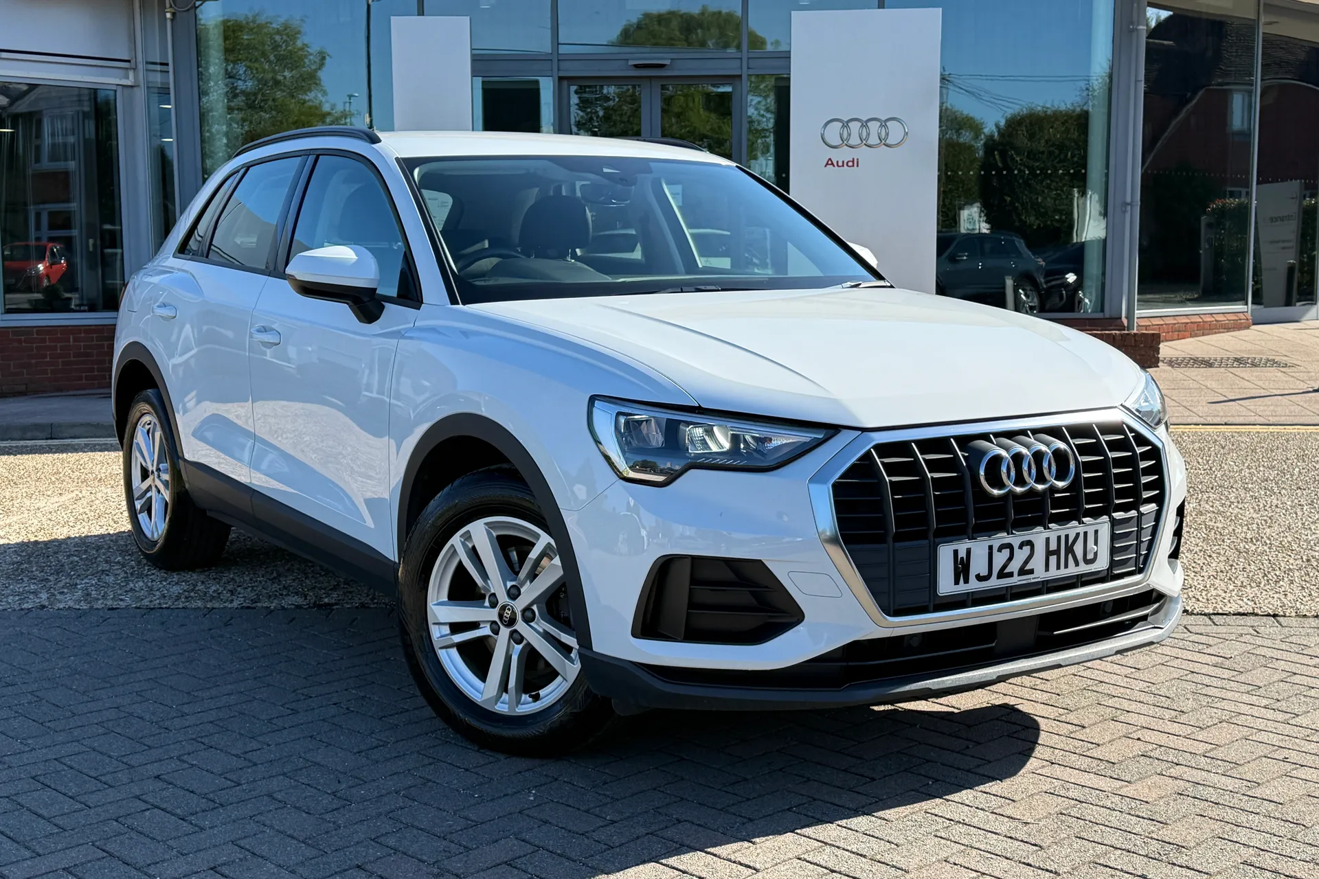 Audi Q3 thumbnail image number 22
