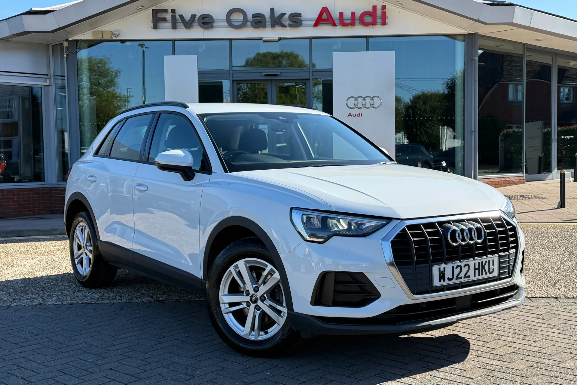 Audi Q3 focused image