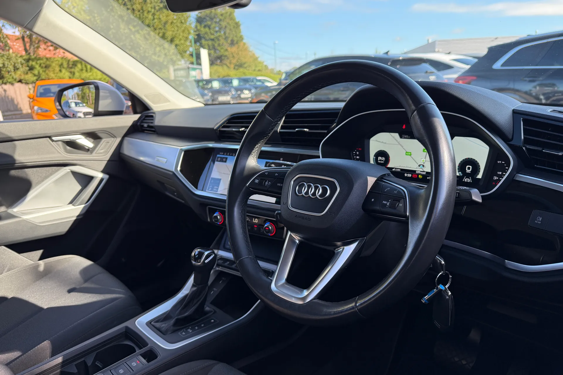 Audi Q3 thumbnail image number 26