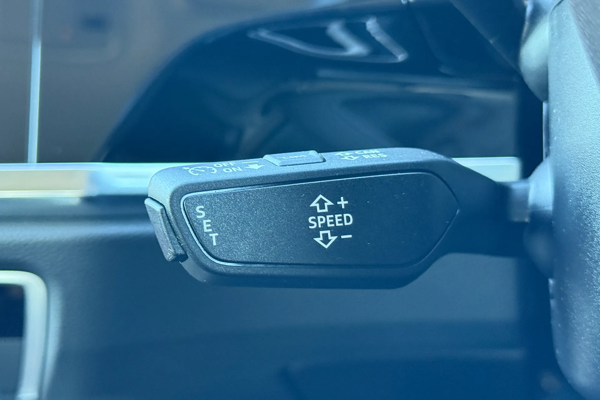 Audi Q3 thumbnail image number 15