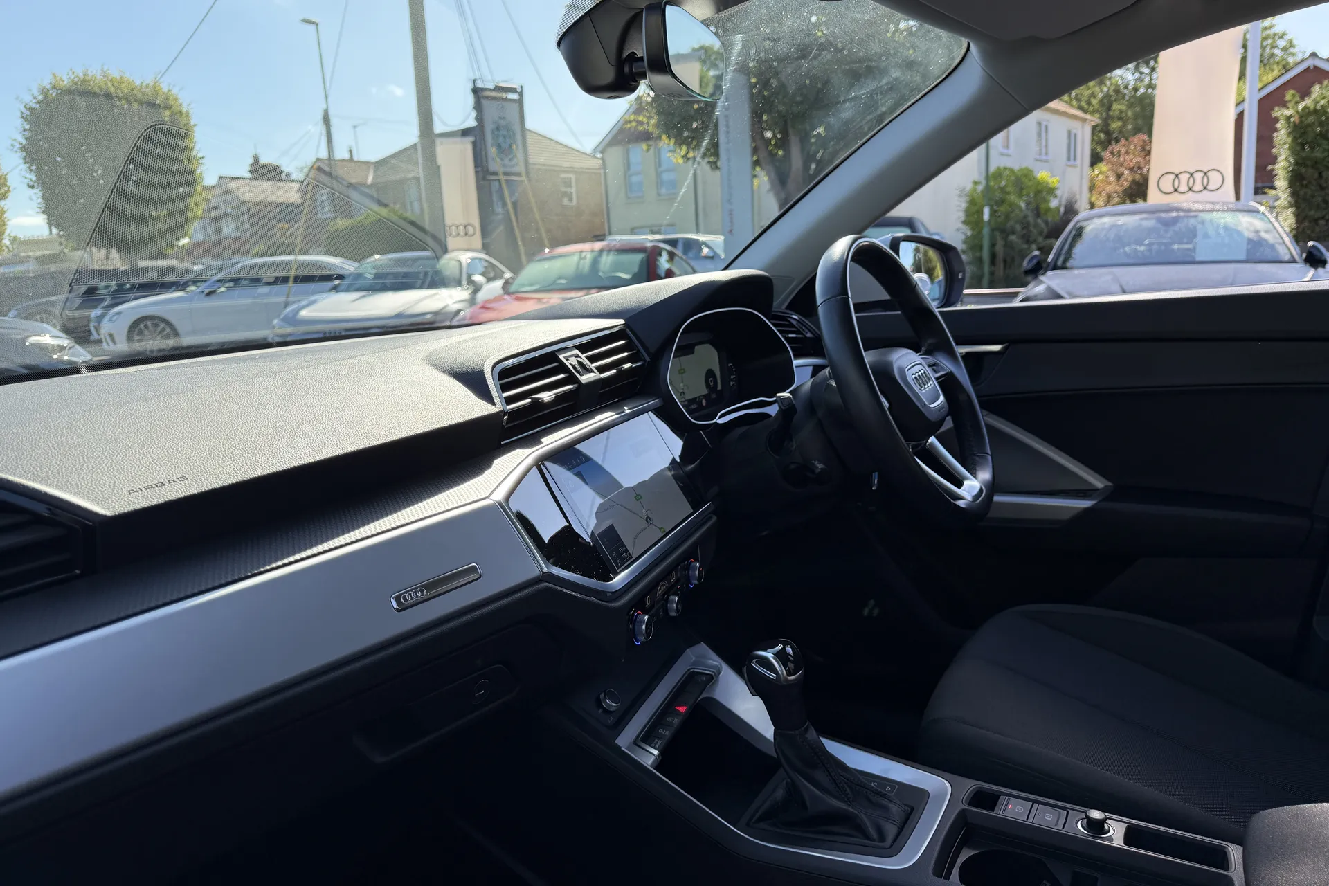Audi Q3 thumbnail image number 27