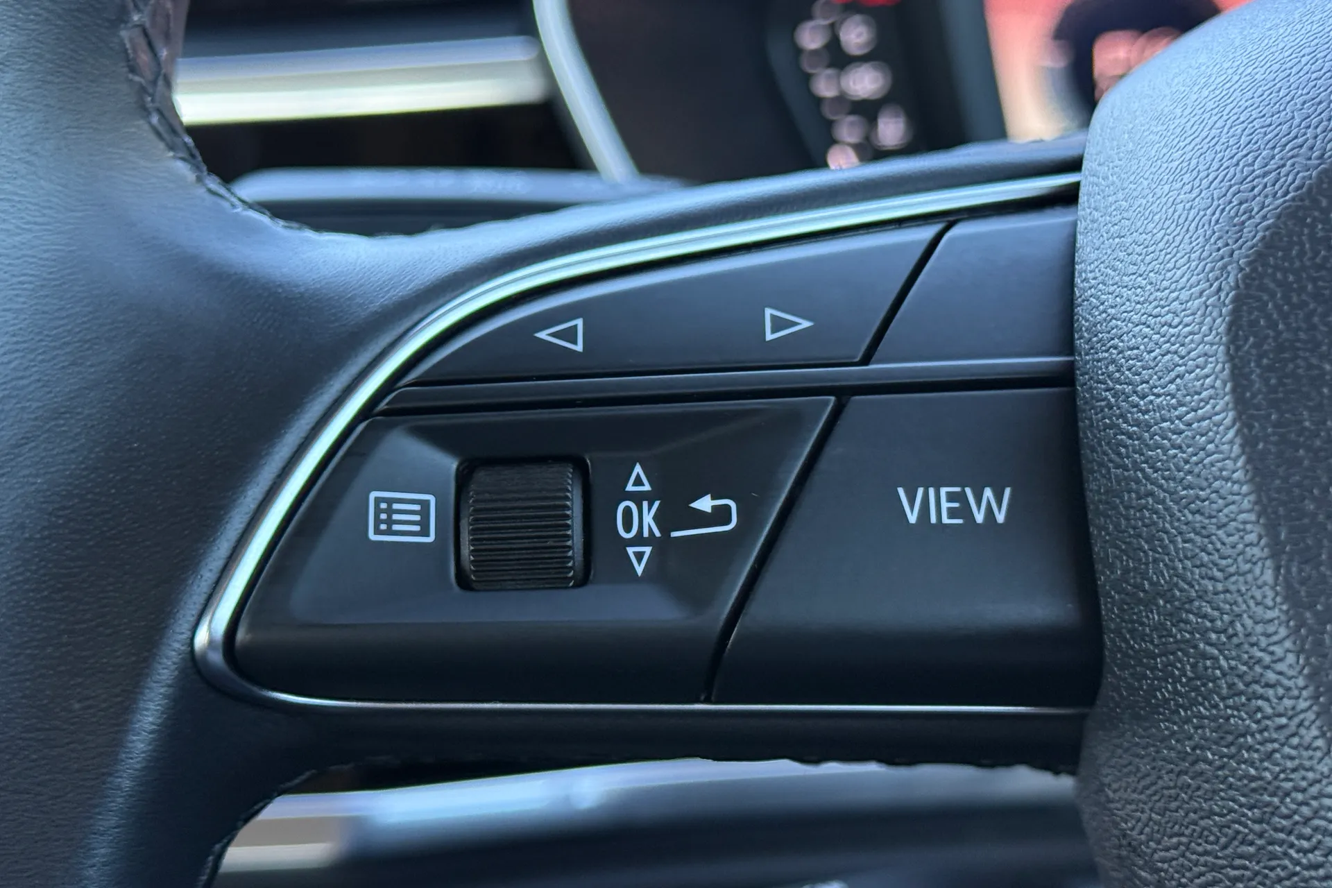 Audi Q3 thumbnail image number 19