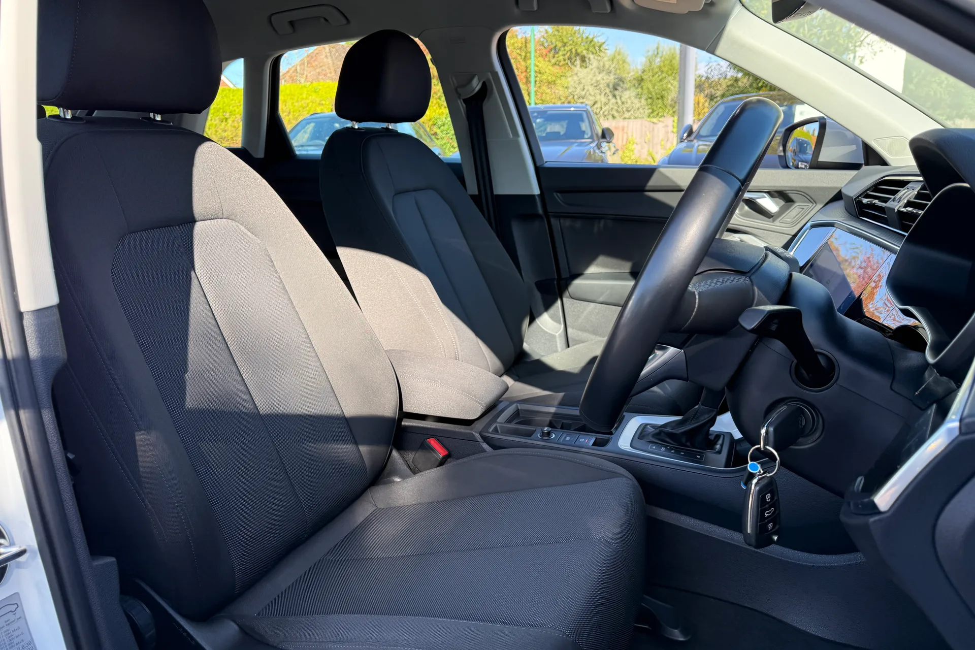Audi Q3 thumbnail image number 25