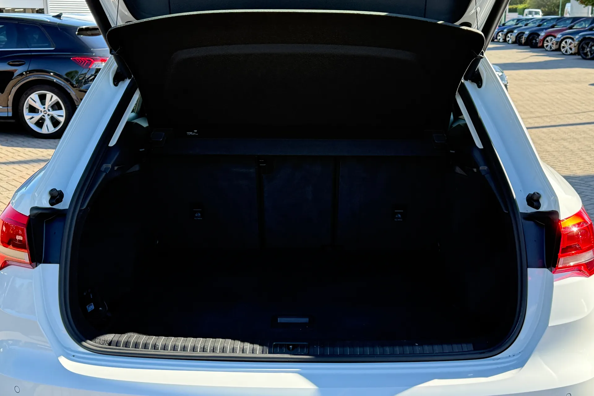 Audi Q3 thumbnail image number 33