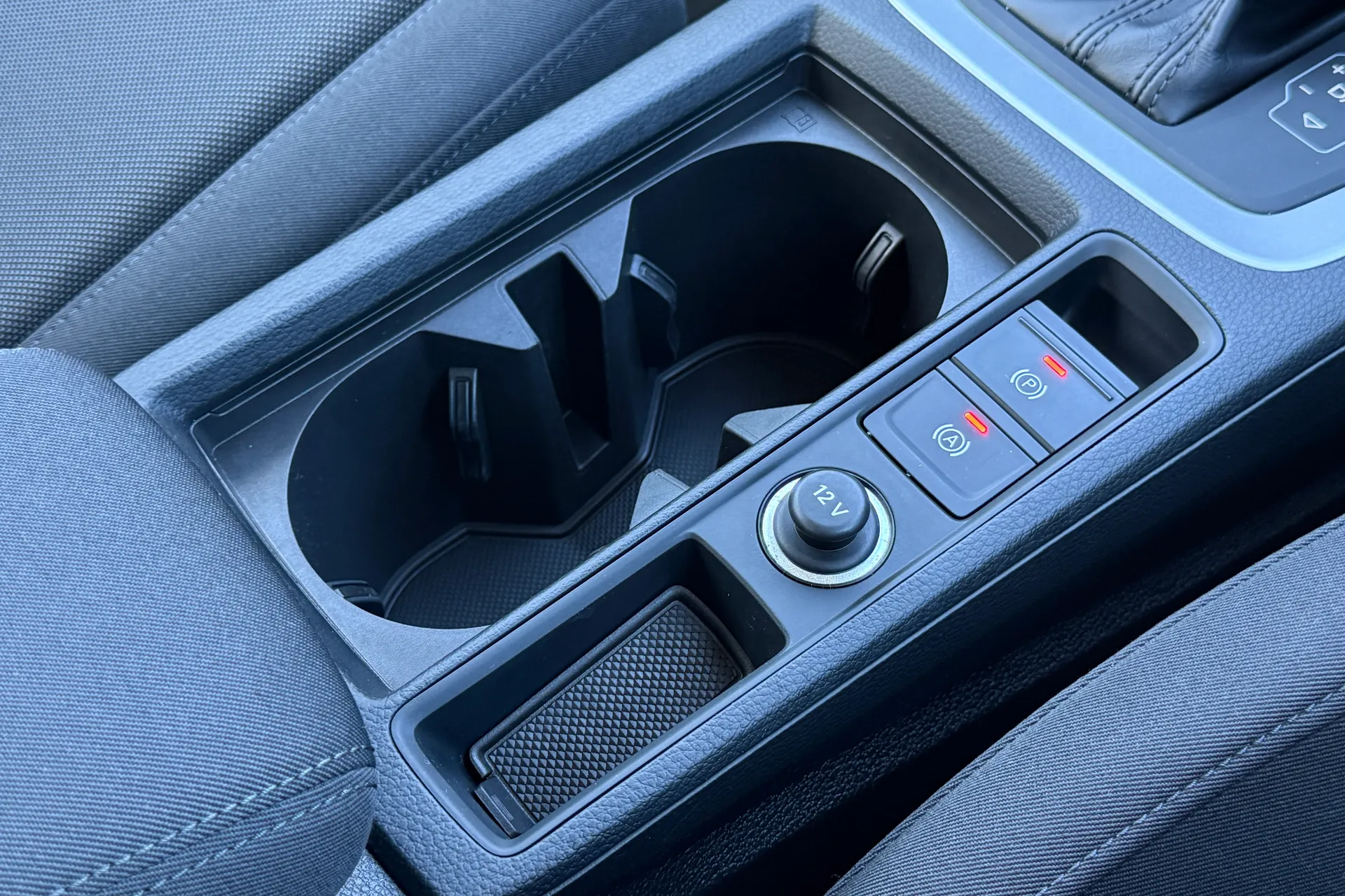Audi Q3 thumbnail image number 37
