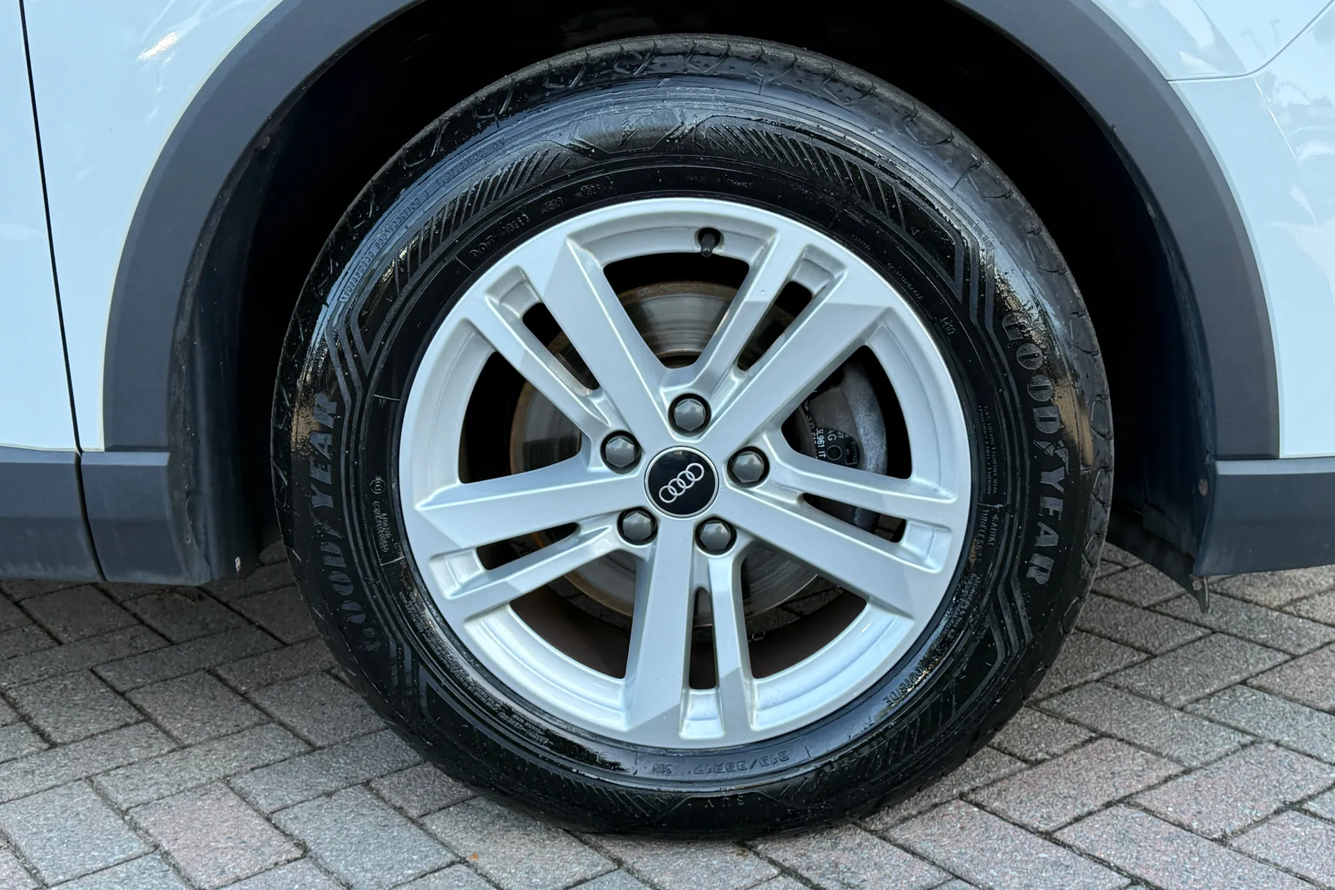 Audi Q3 thumbnail image number 44
