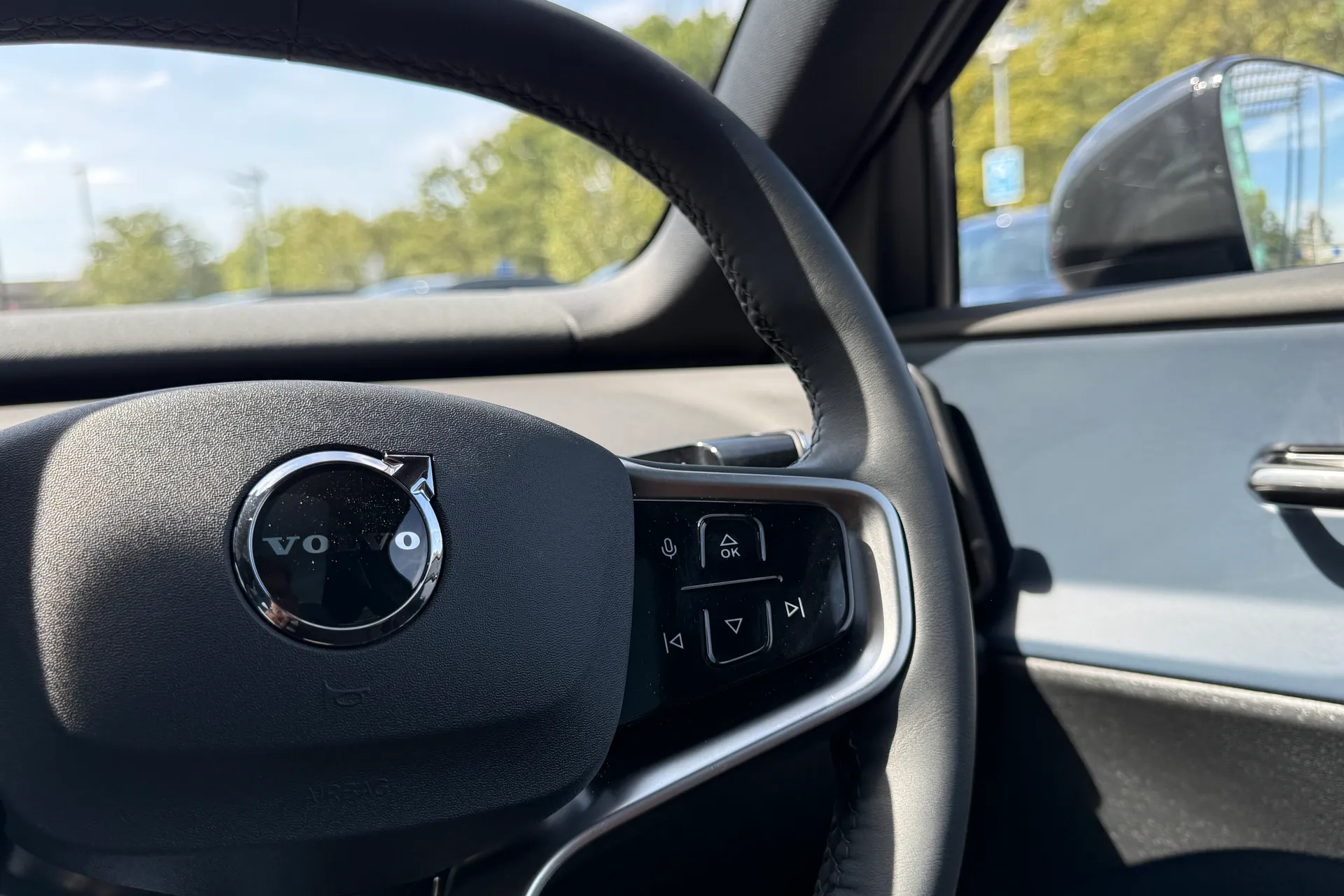 Volvo EX30 thumbnail image number 34