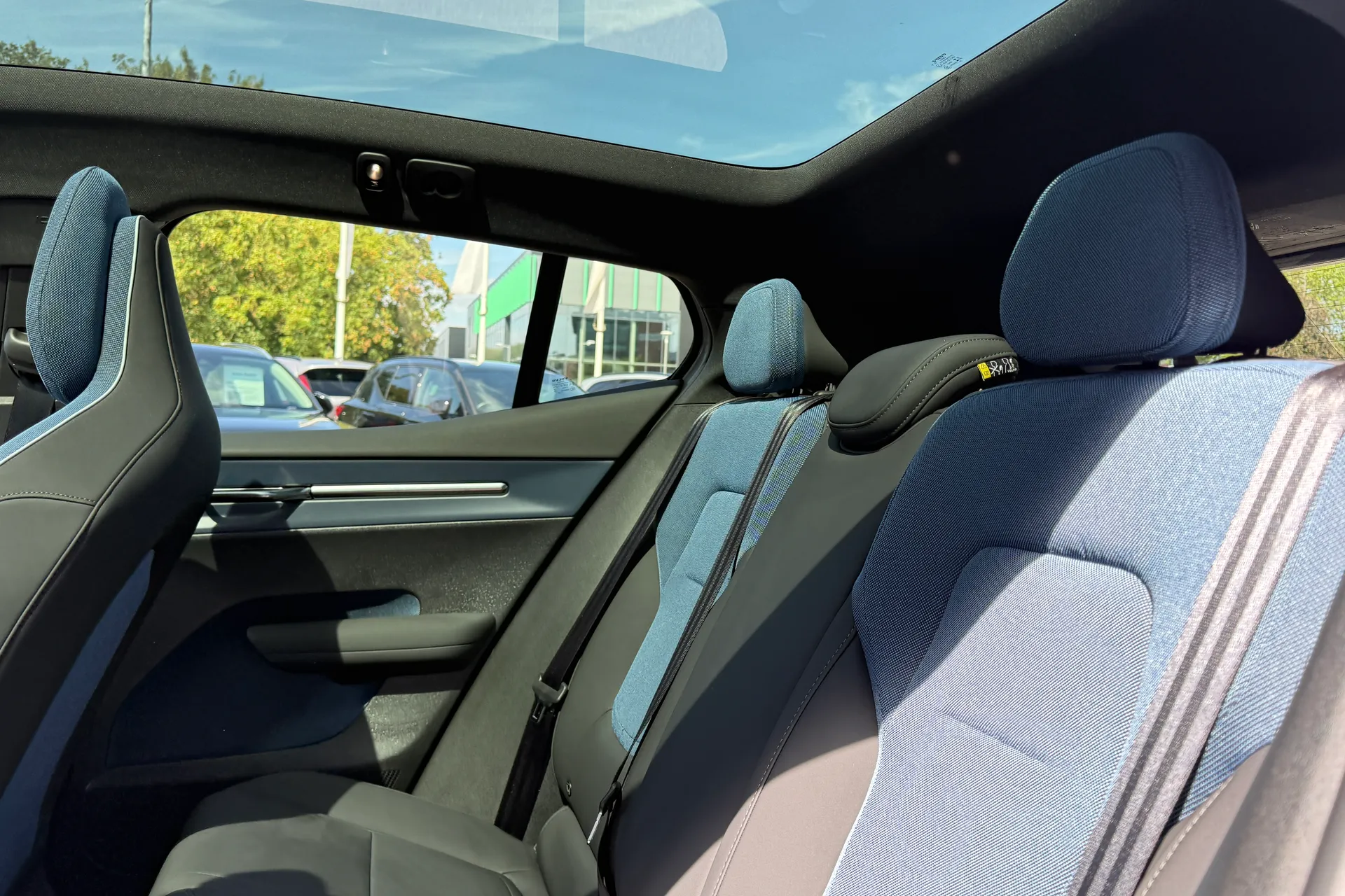Volvo EX30 thumbnail image number 28