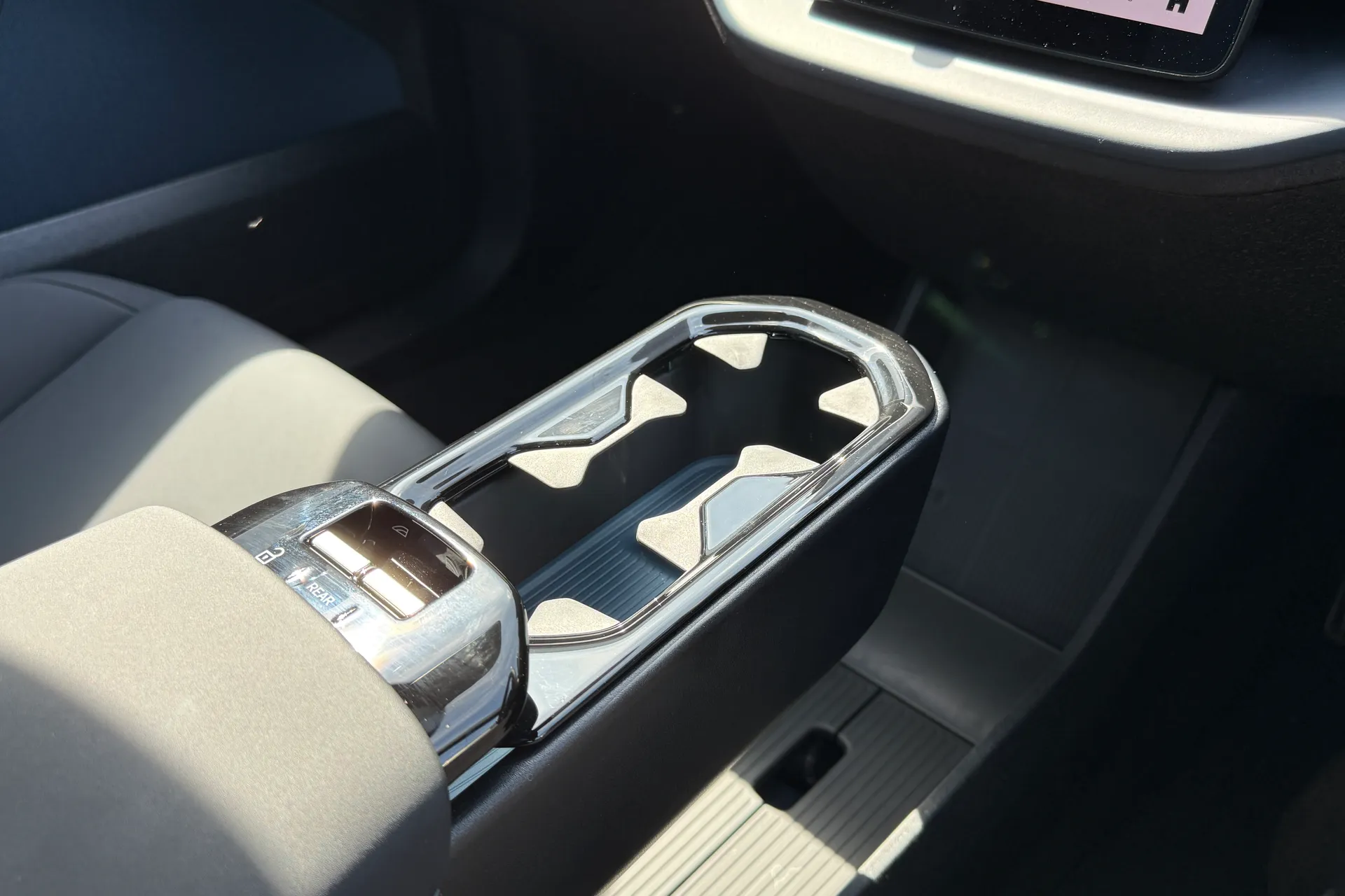 Volvo EX30 thumbnail image number 39