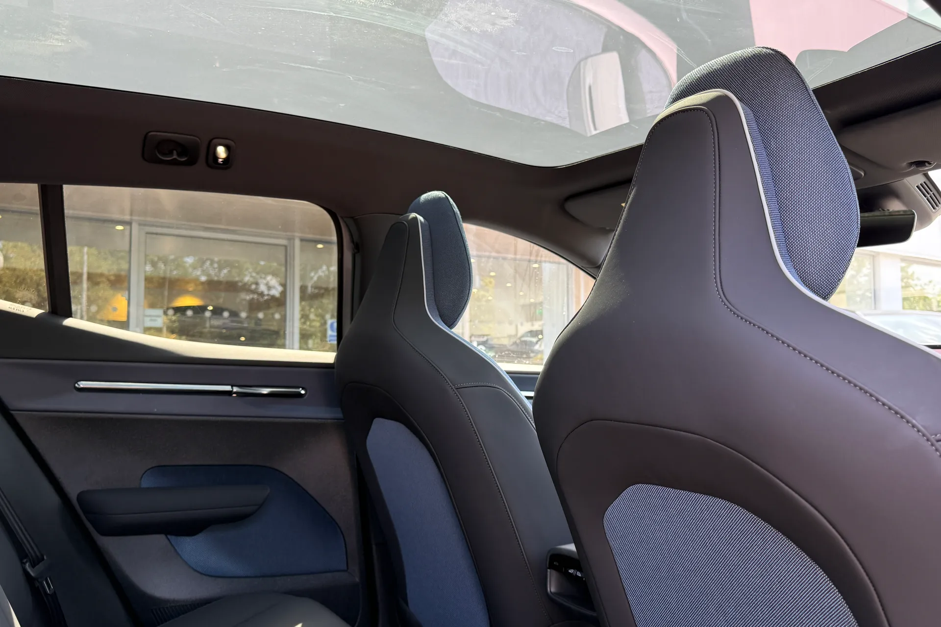 Volvo EX30 thumbnail image number 22