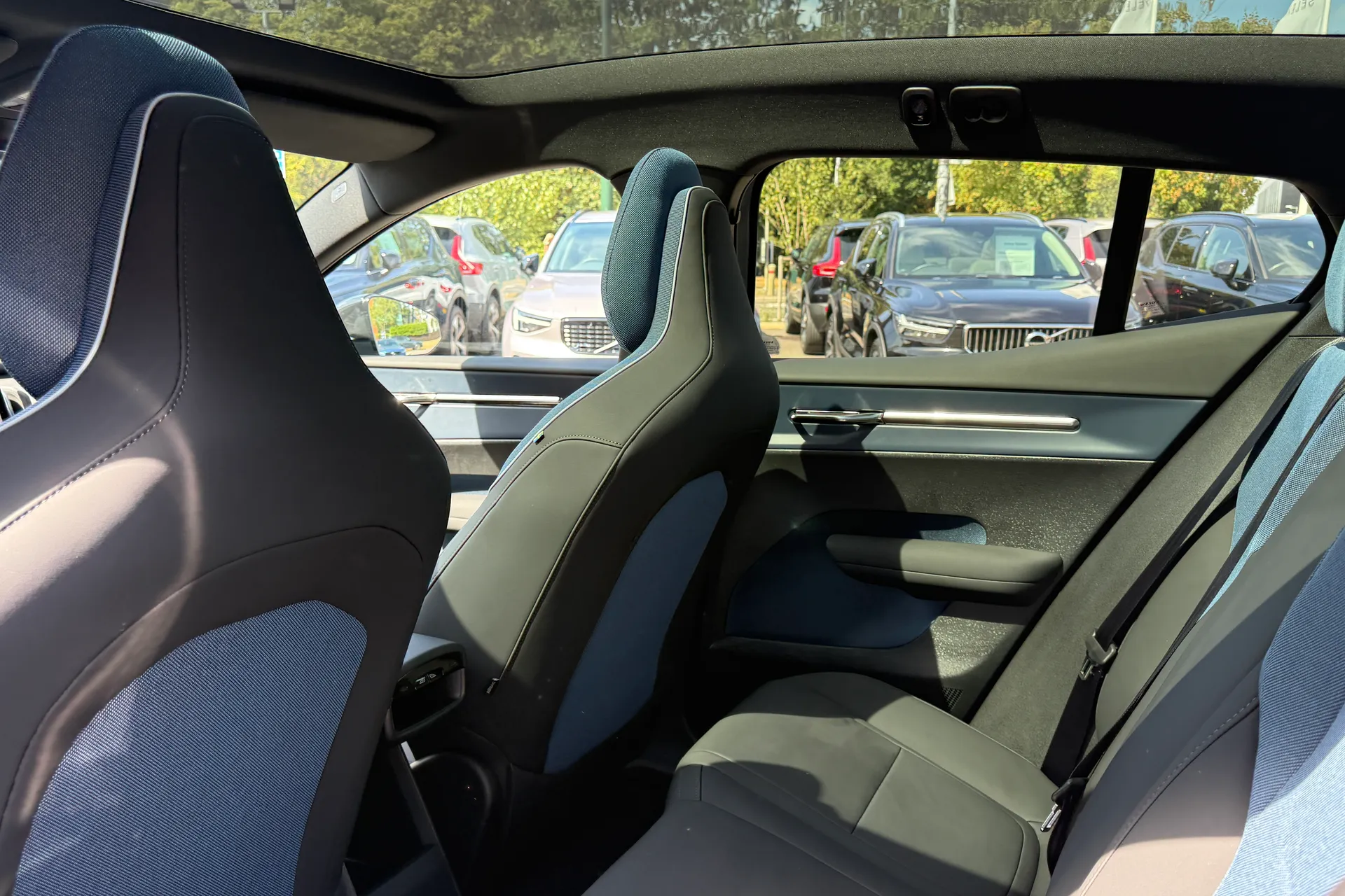 Volvo EX30 thumbnail image number 27