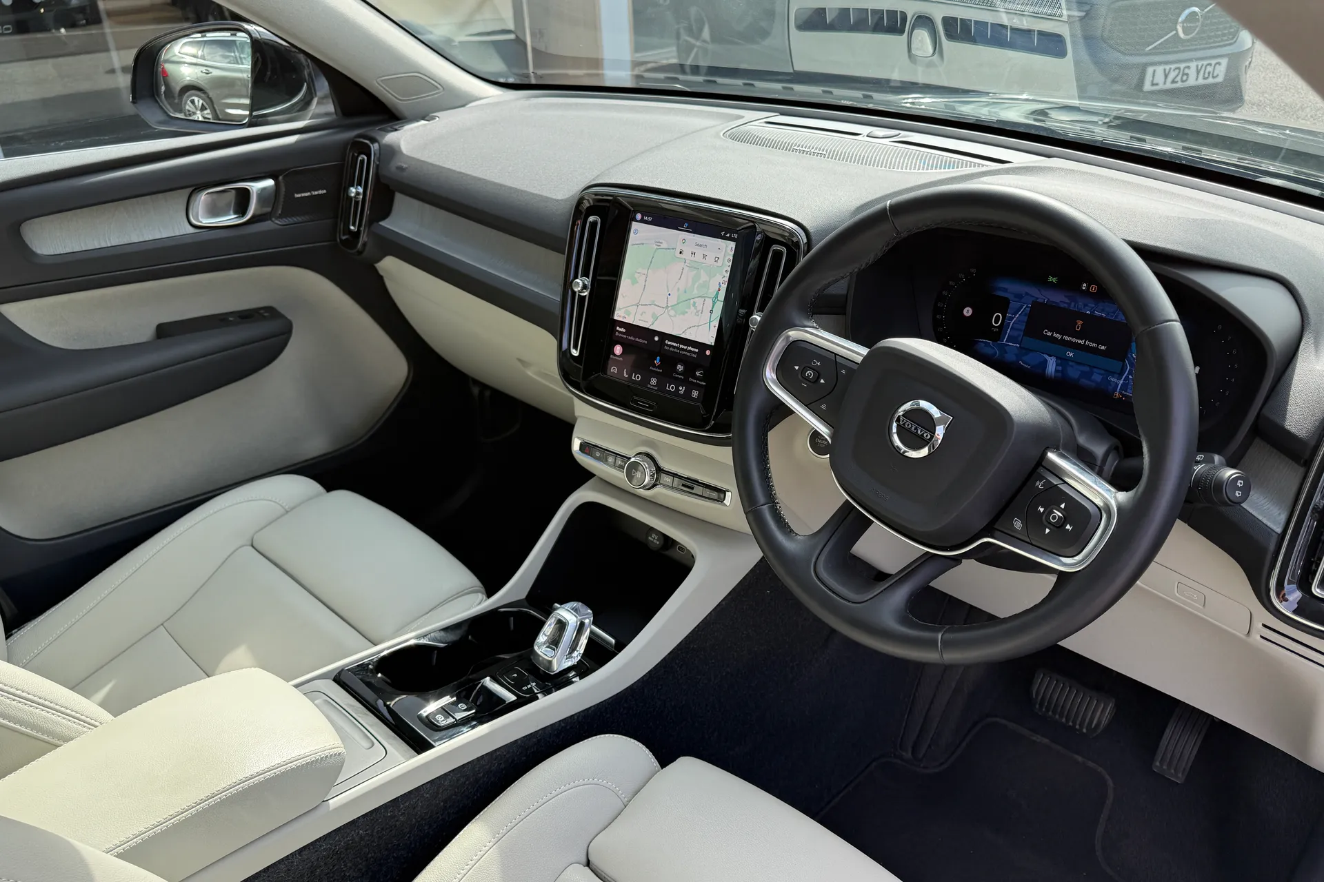Volvo XC40 thumbnail image number 6
