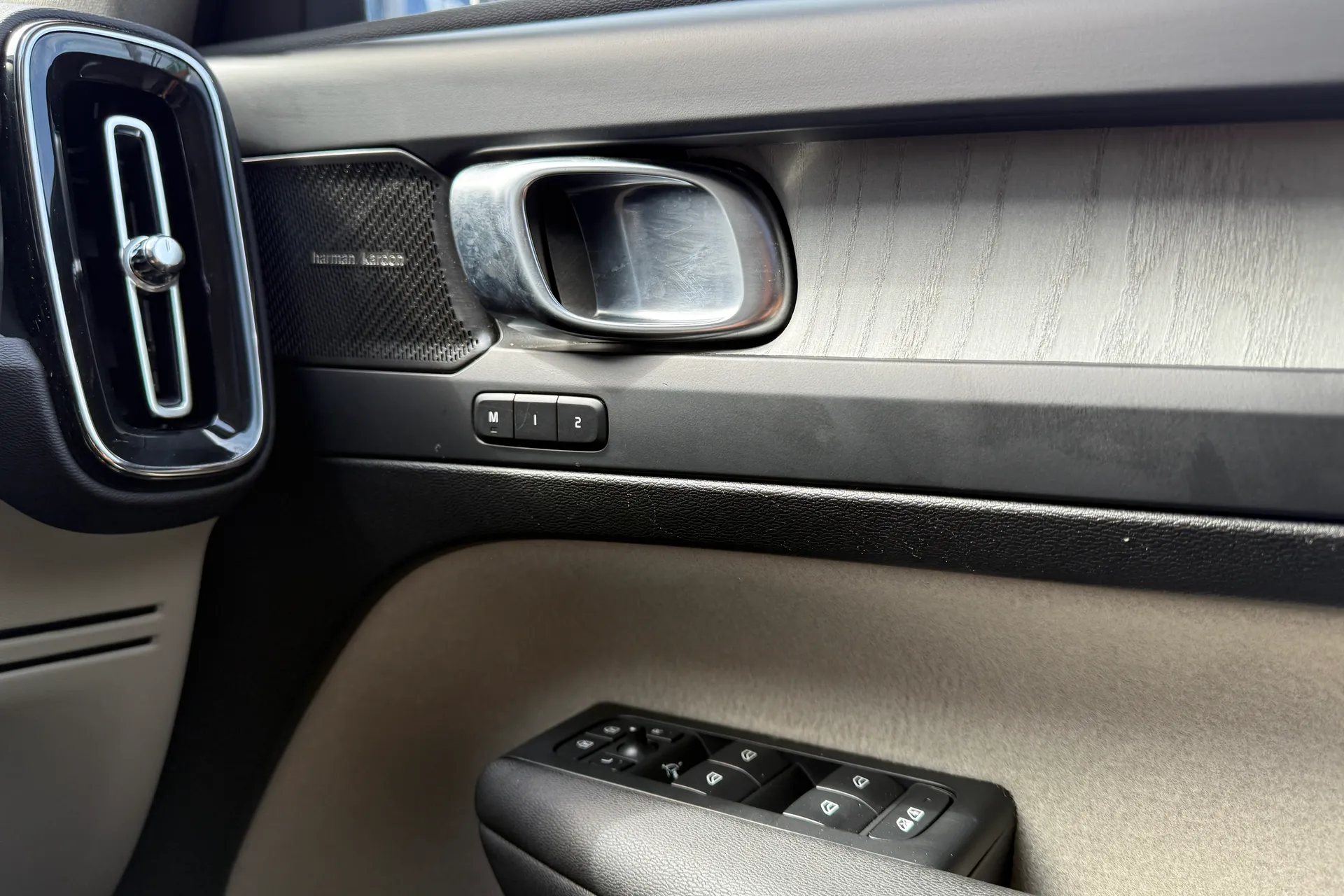 Volvo XC40 thumbnail image number 41