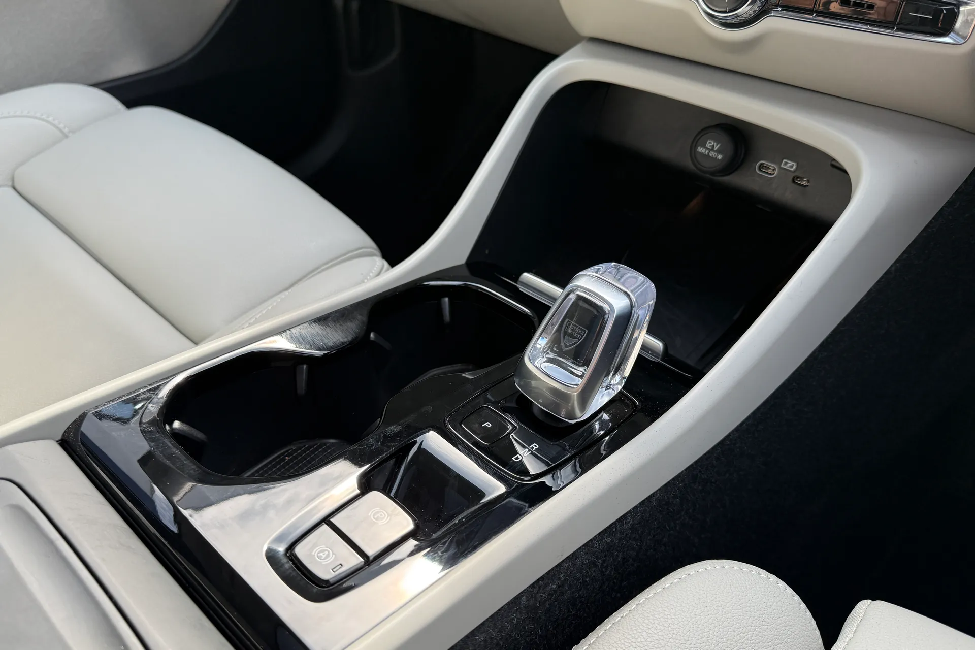 Volvo XC40 thumbnail image number 43