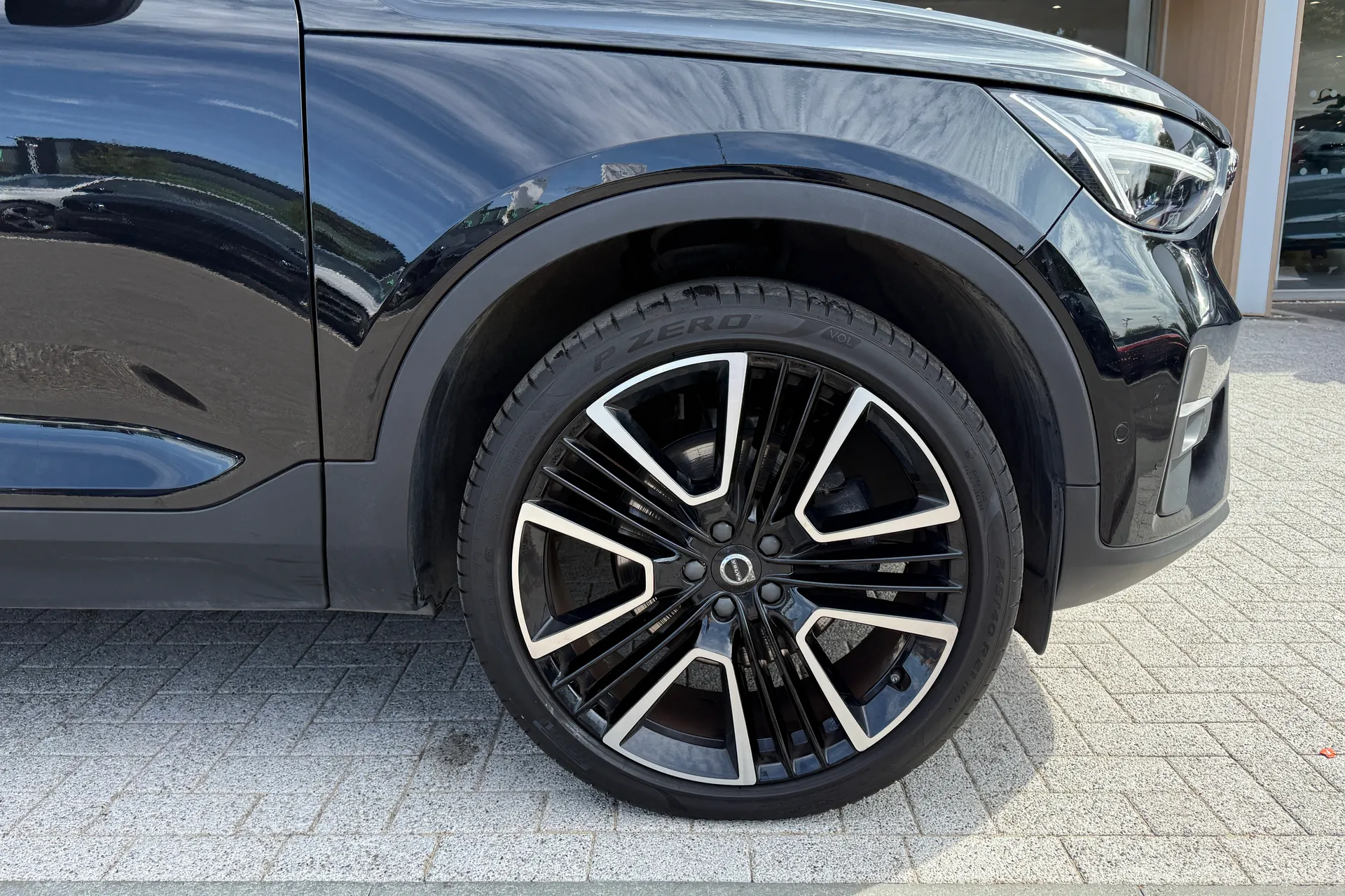 Volvo XC40 thumbnail image number 14