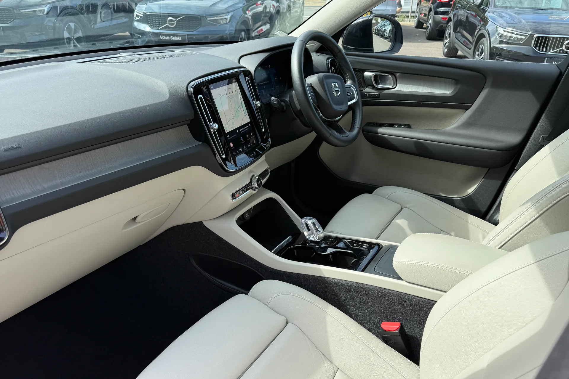 Volvo XC40 thumbnail image number 27