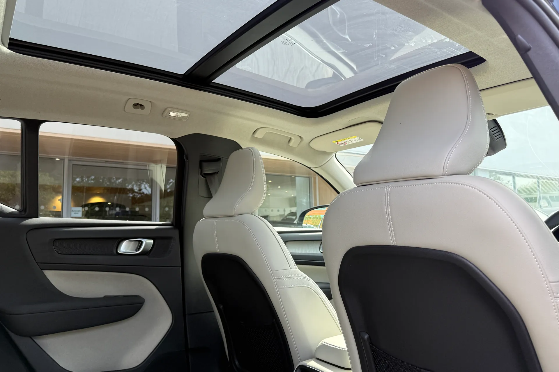 Volvo XC40 thumbnail image number 24