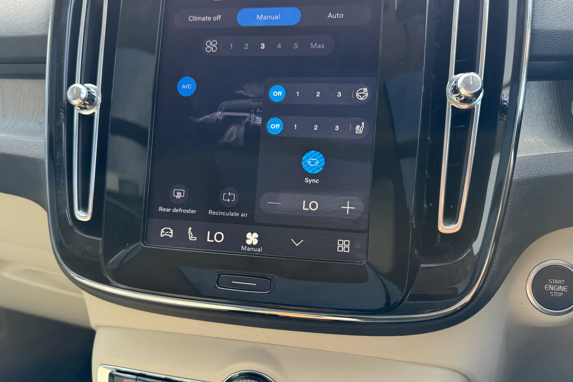 Volvo XC40 thumbnail image number 38