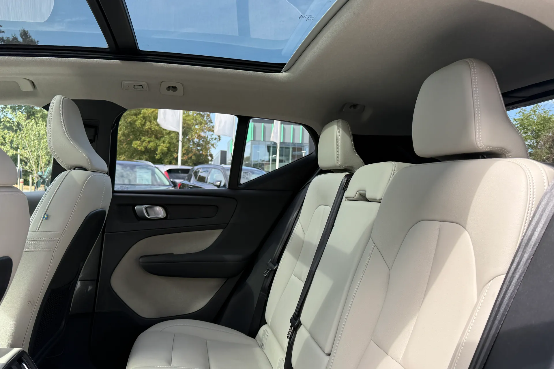 Volvo XC40 thumbnail image number 30