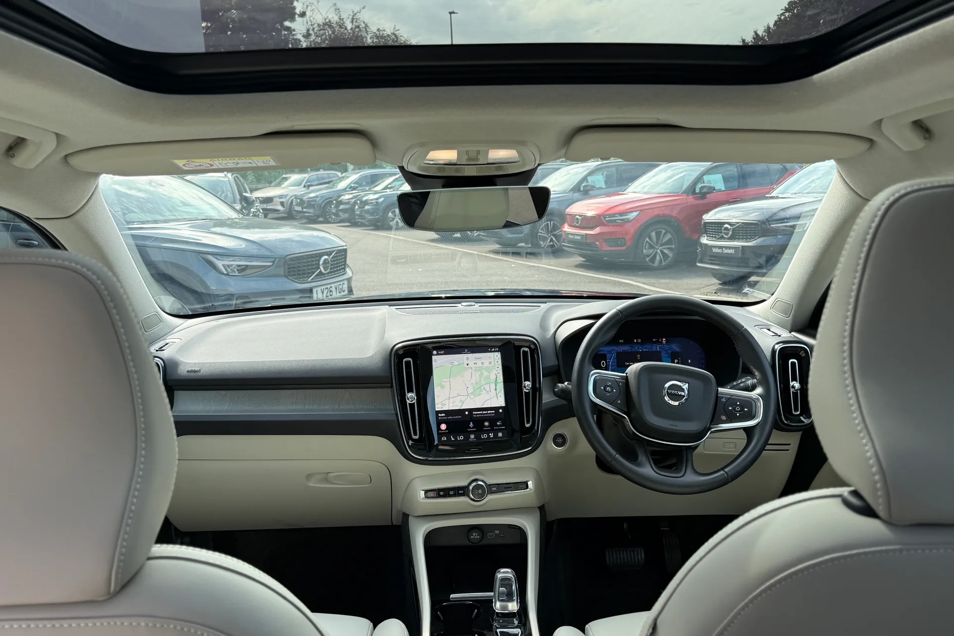 Volvo XC40 thumbnail image number 3