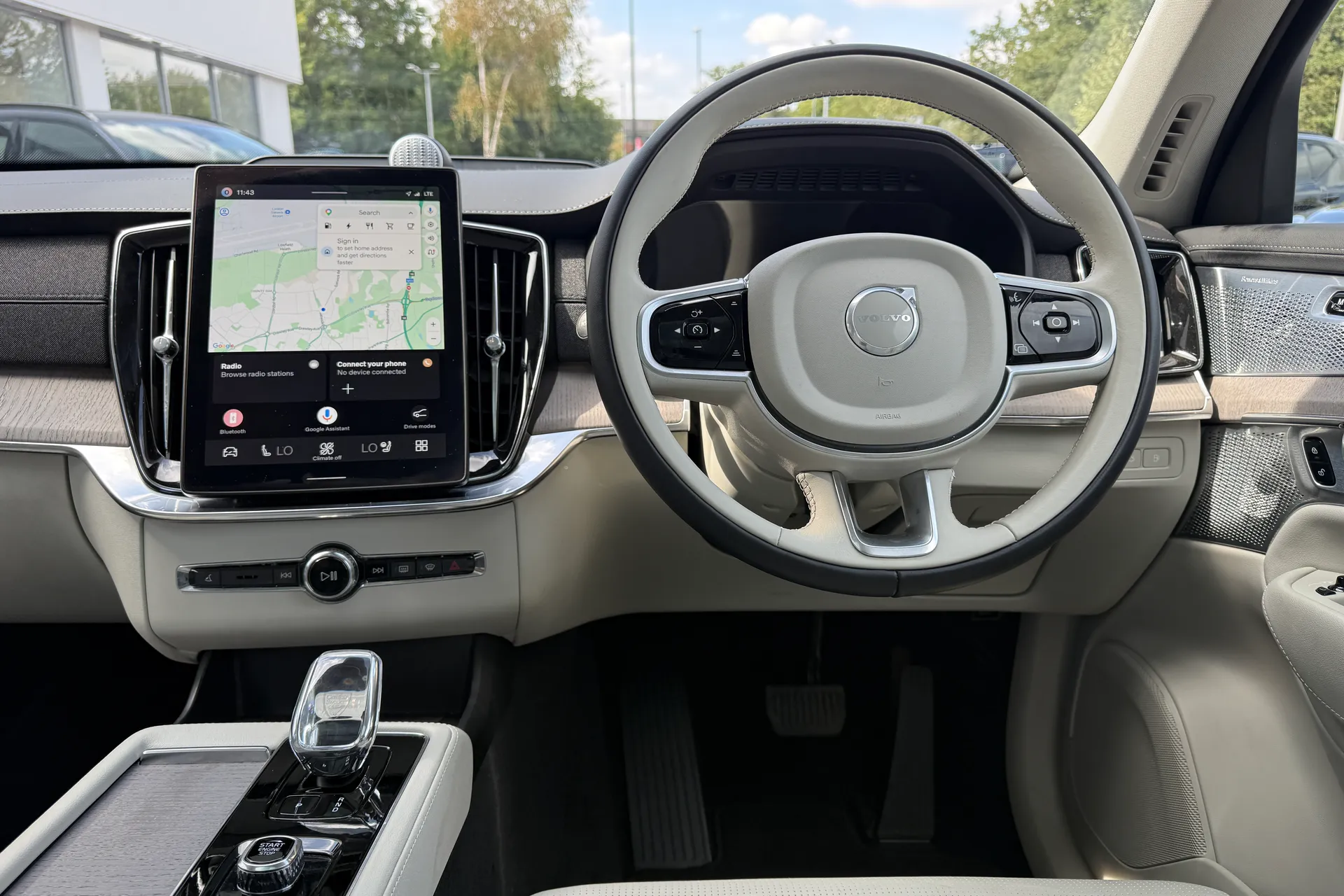 Volvo XC90 thumbnail image number 35