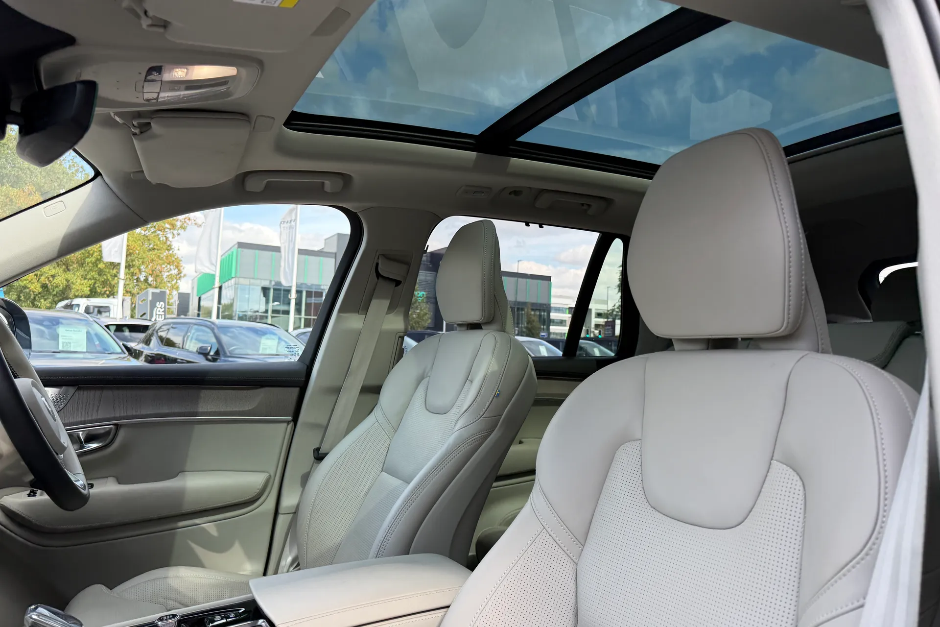 Volvo XC90 thumbnail image number 30