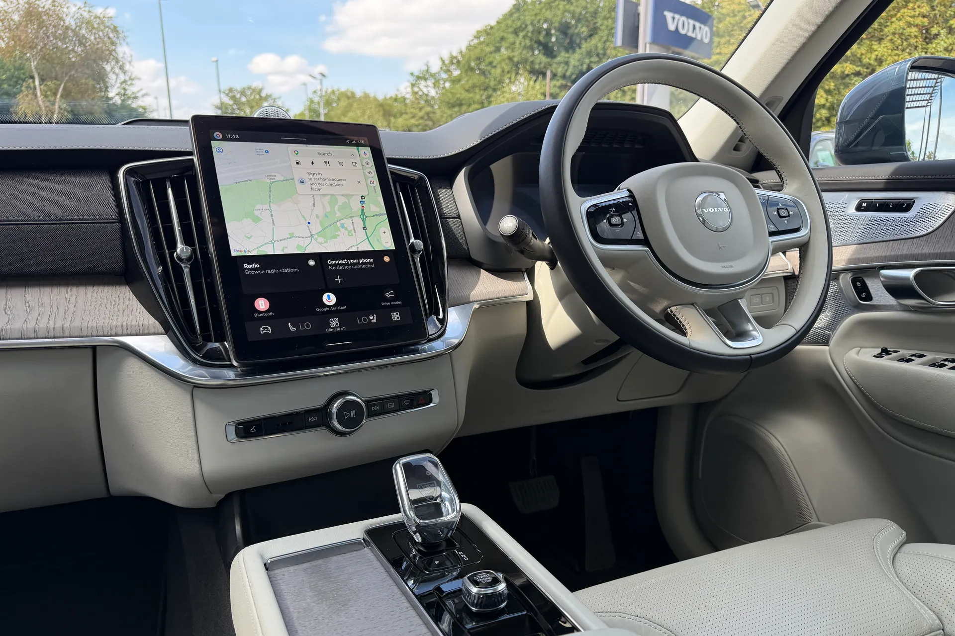 Volvo XC90 thumbnail image number 36