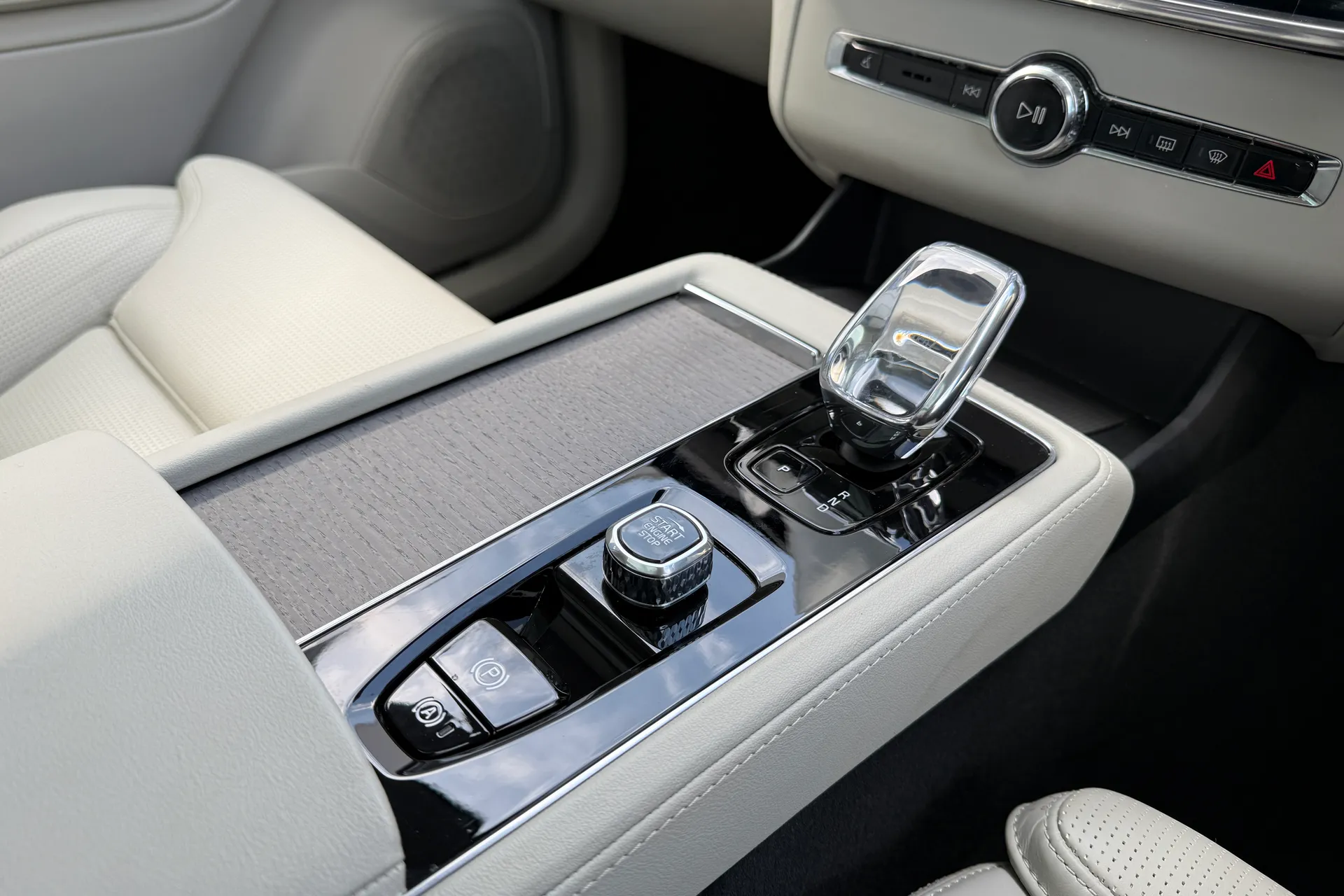 Volvo XC90 thumbnail image number 44