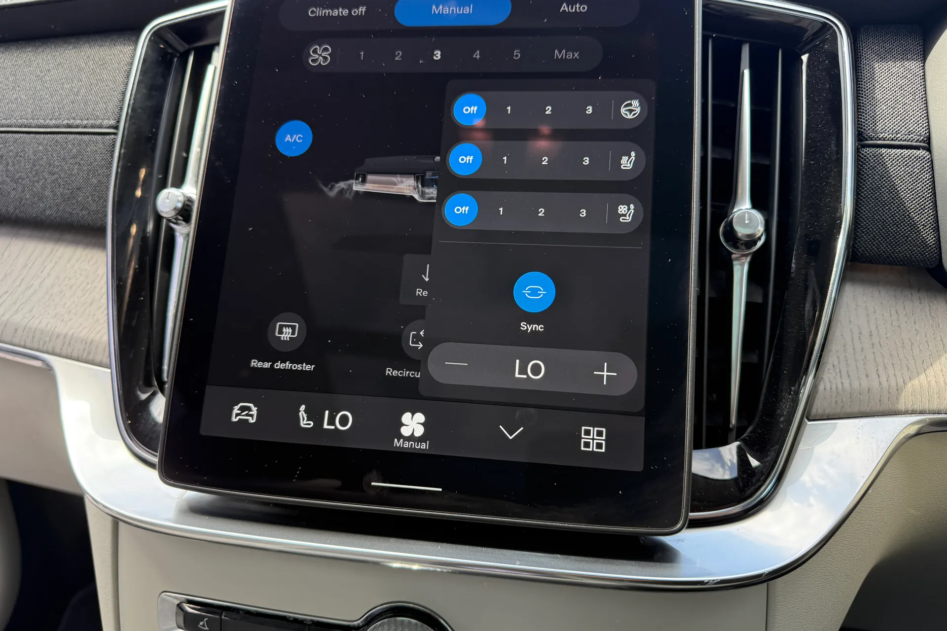 Volvo XC90 thumbnail image number 40