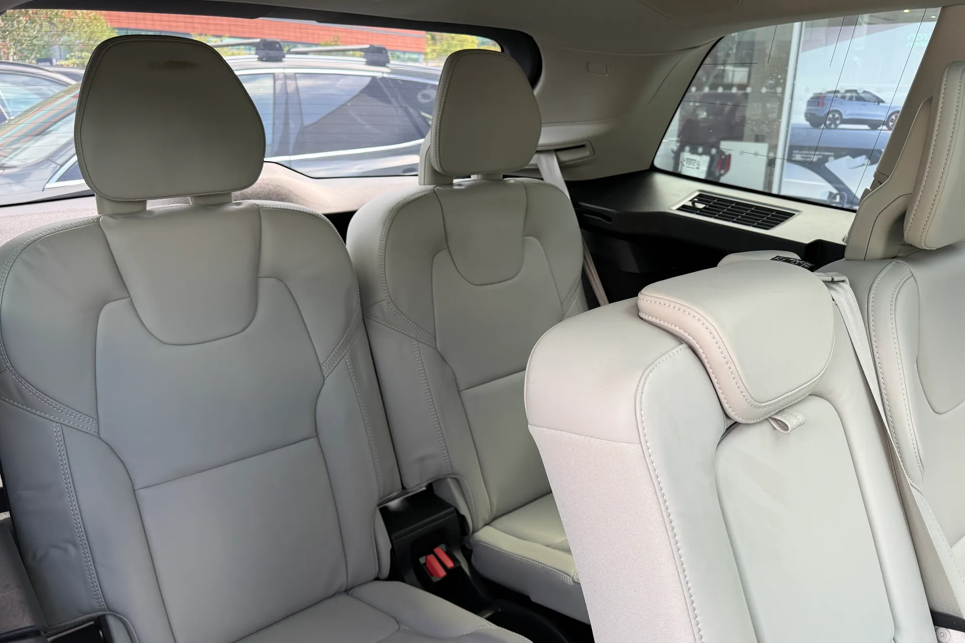 Volvo XC90 thumbnail image number 24