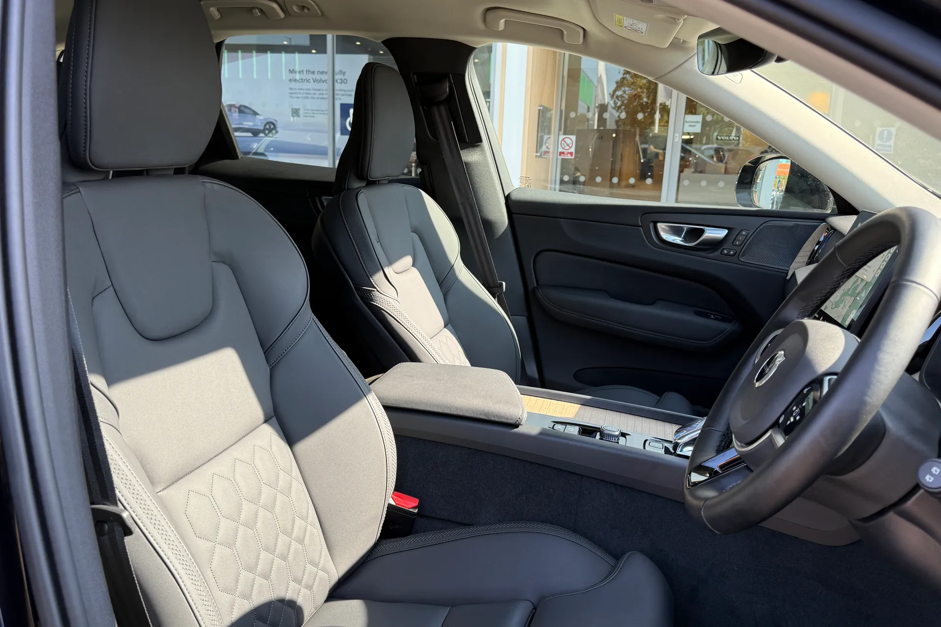 Volvo XC60 thumbnail image number 24