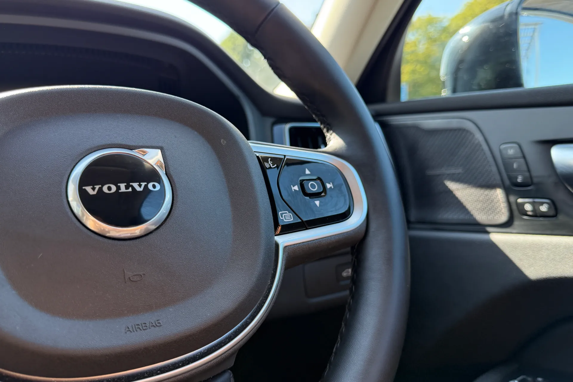 Volvo XC60 thumbnail image number 34
