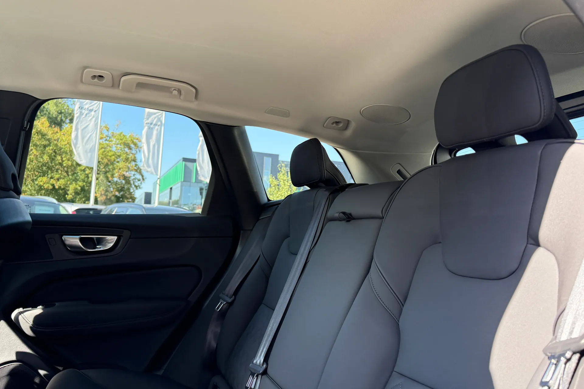 Volvo XC60 thumbnail image number 28