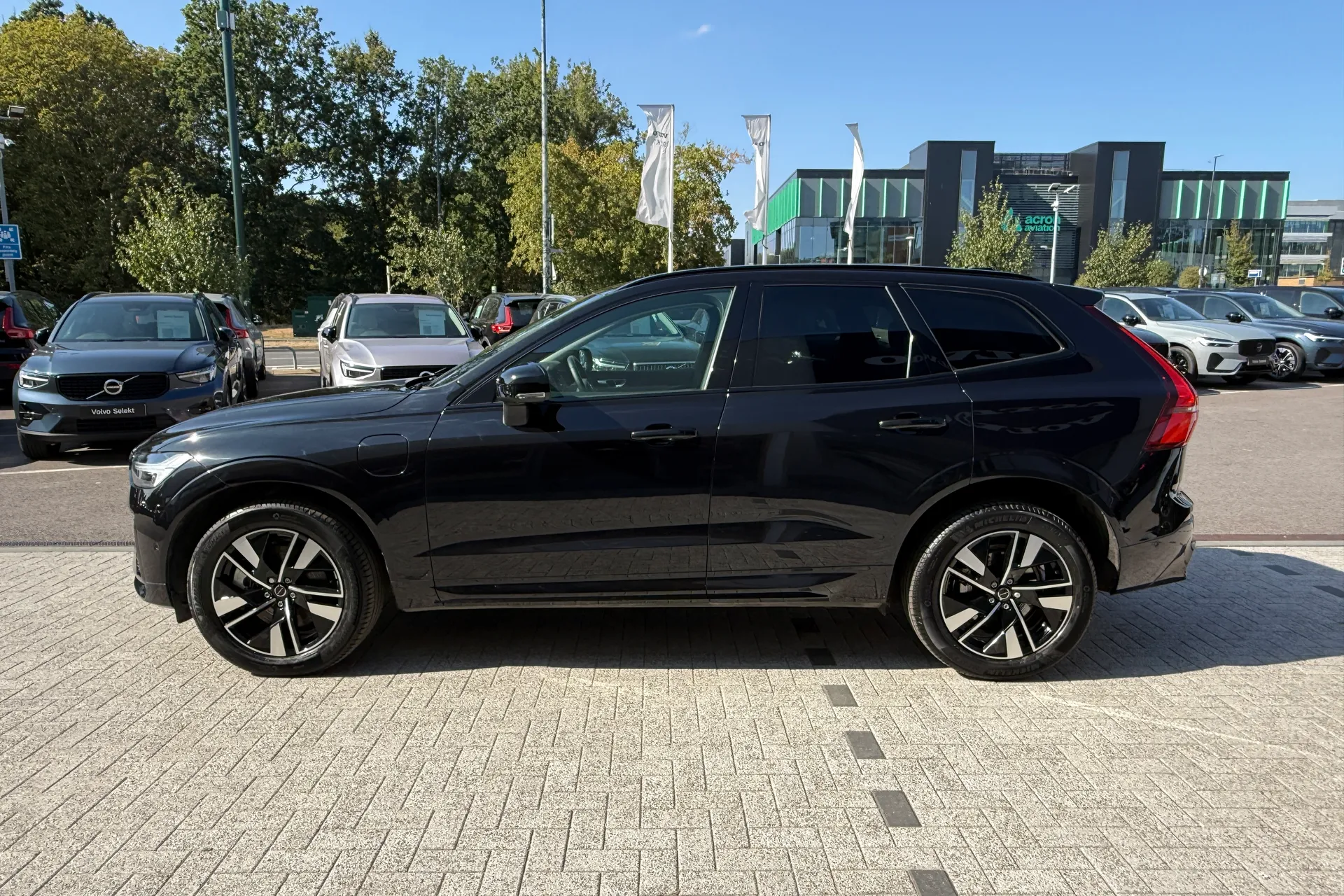 Volvo XC60 thumbnail image number 10