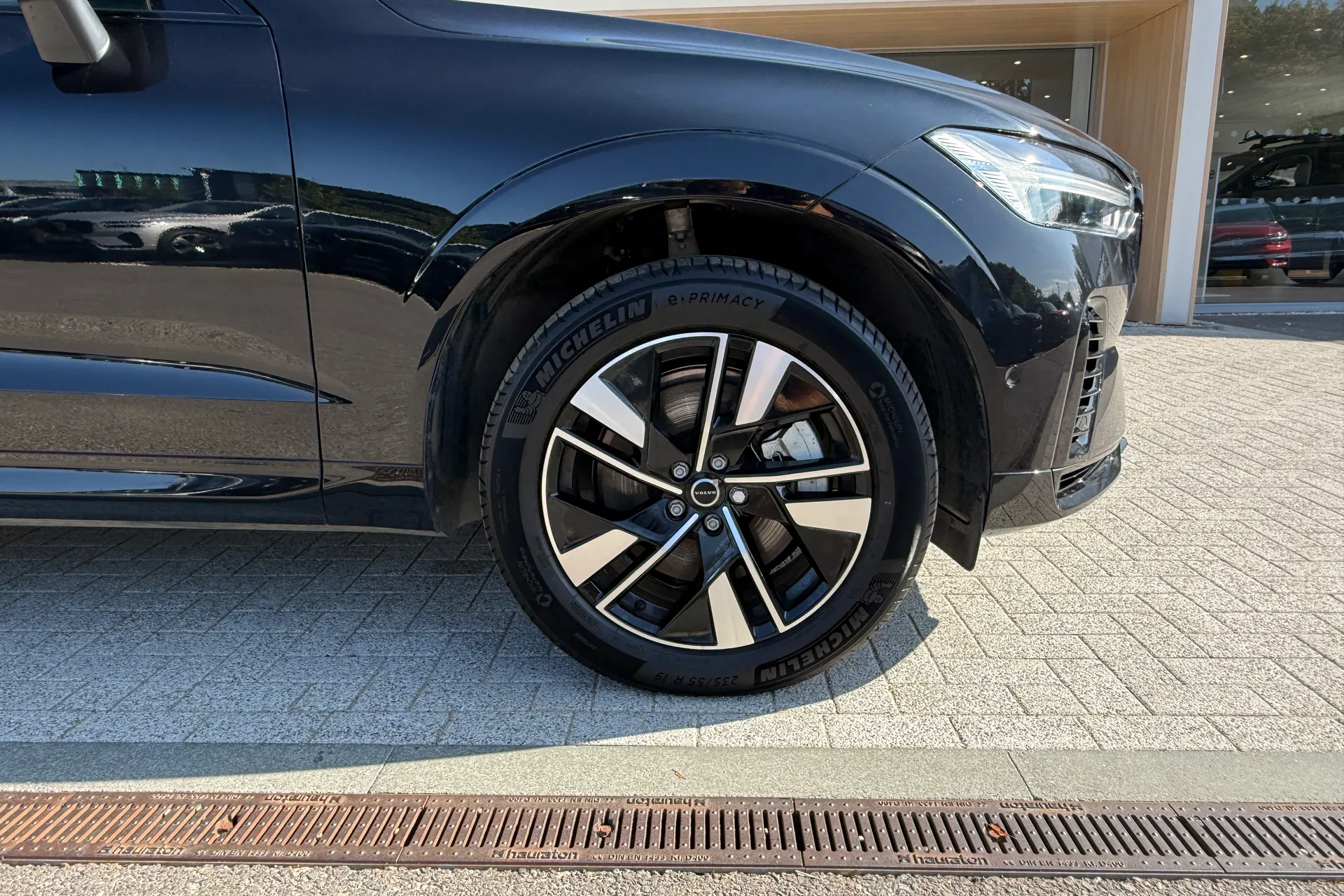 Volvo XC60 thumbnail image number 13
