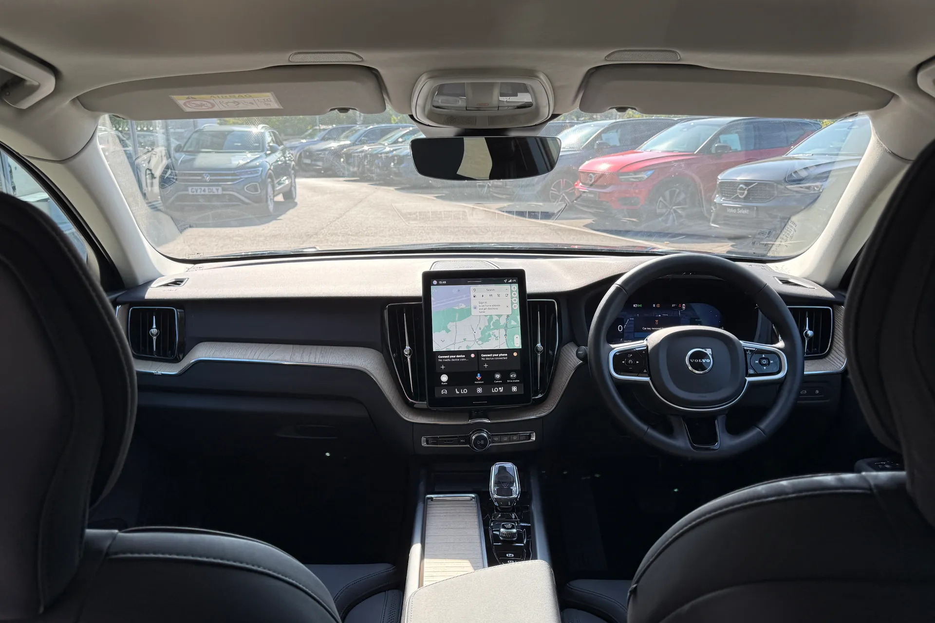 Volvo XC60 thumbnail image number 3