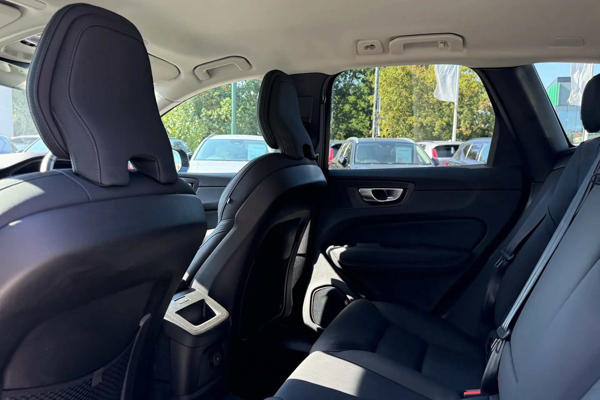 Volvo XC60 thumbnail image number 27