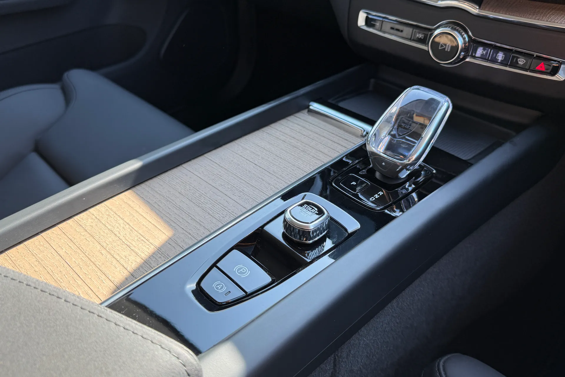 Volvo XC60 thumbnail image number 41