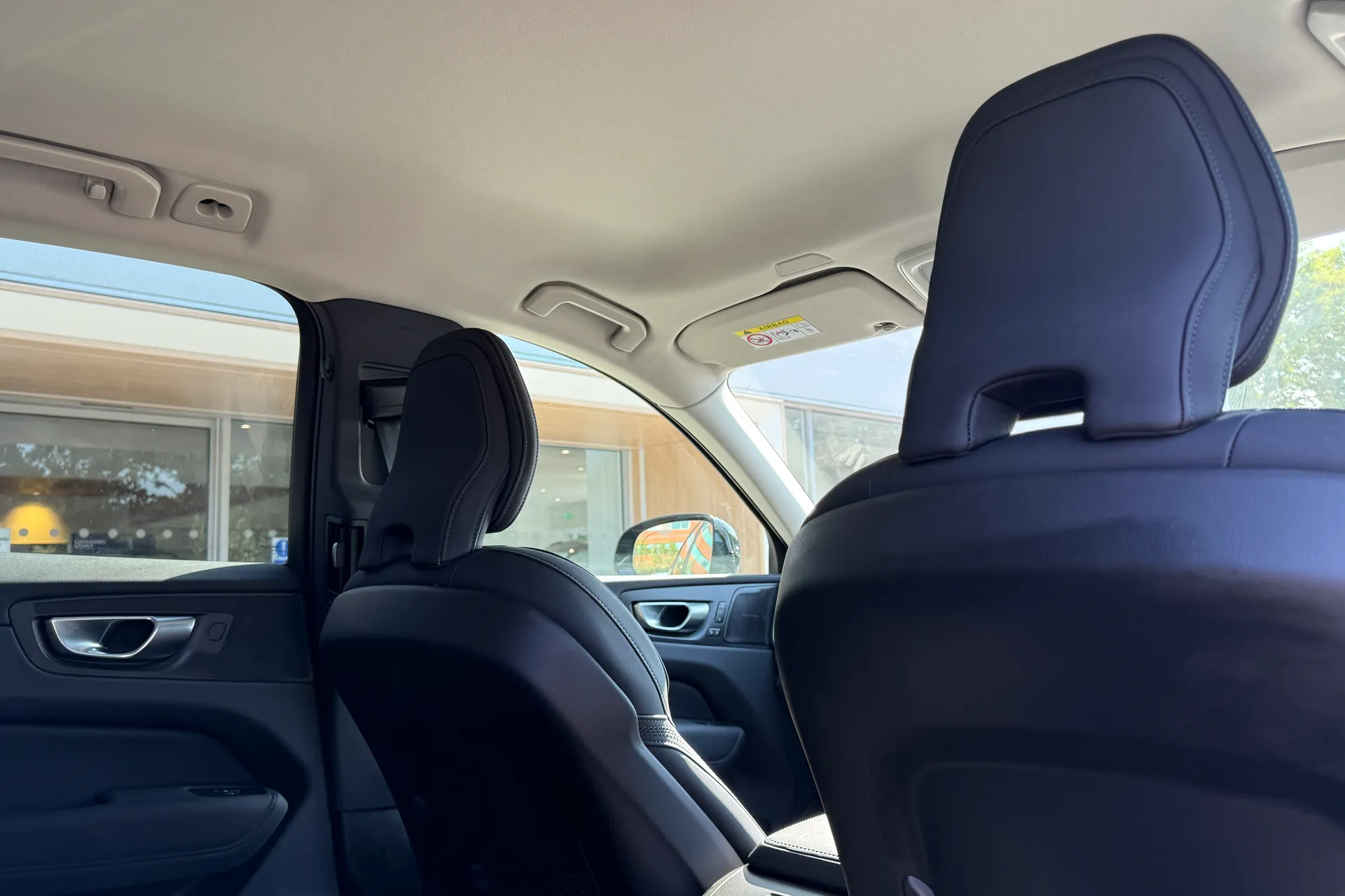 Volvo XC60 thumbnail image number 22