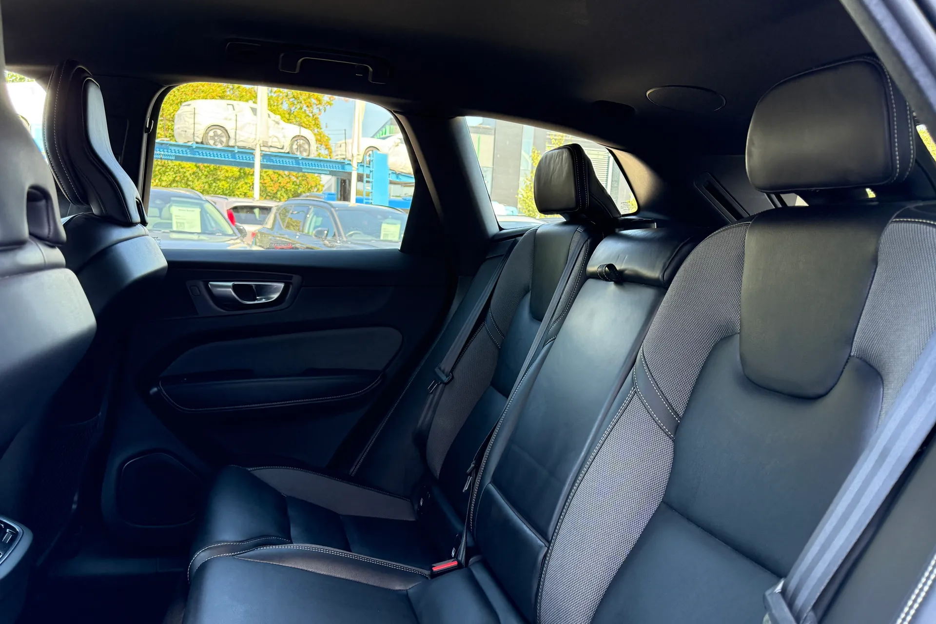 Volvo XC60 thumbnail image number 29