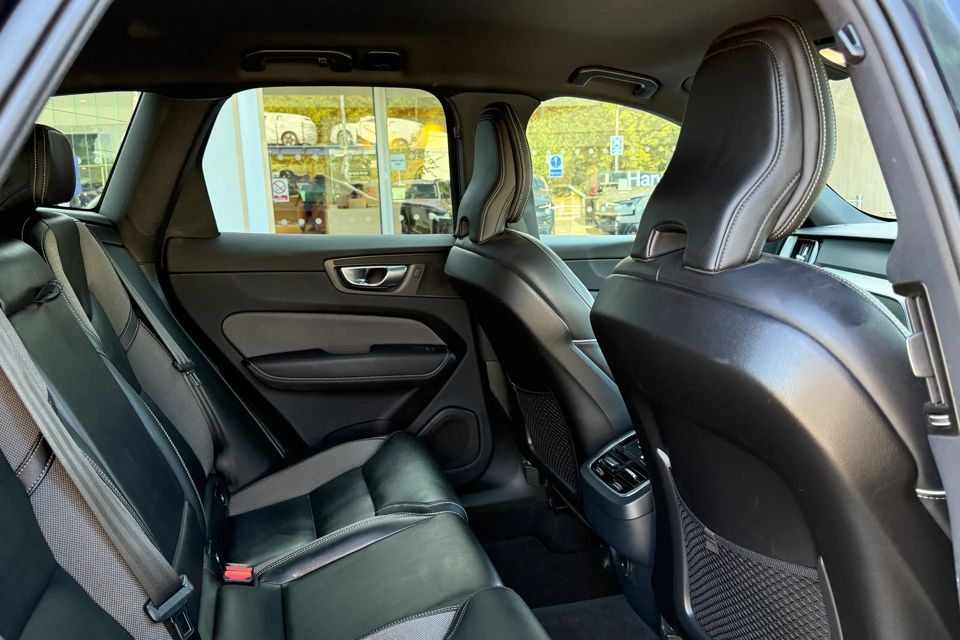 Volvo XC60 thumbnail image number 22