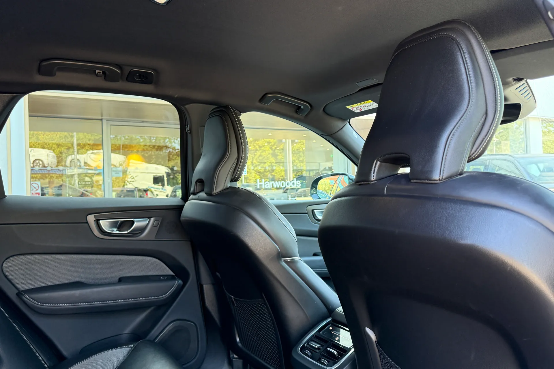 Volvo XC60 thumbnail image number 23